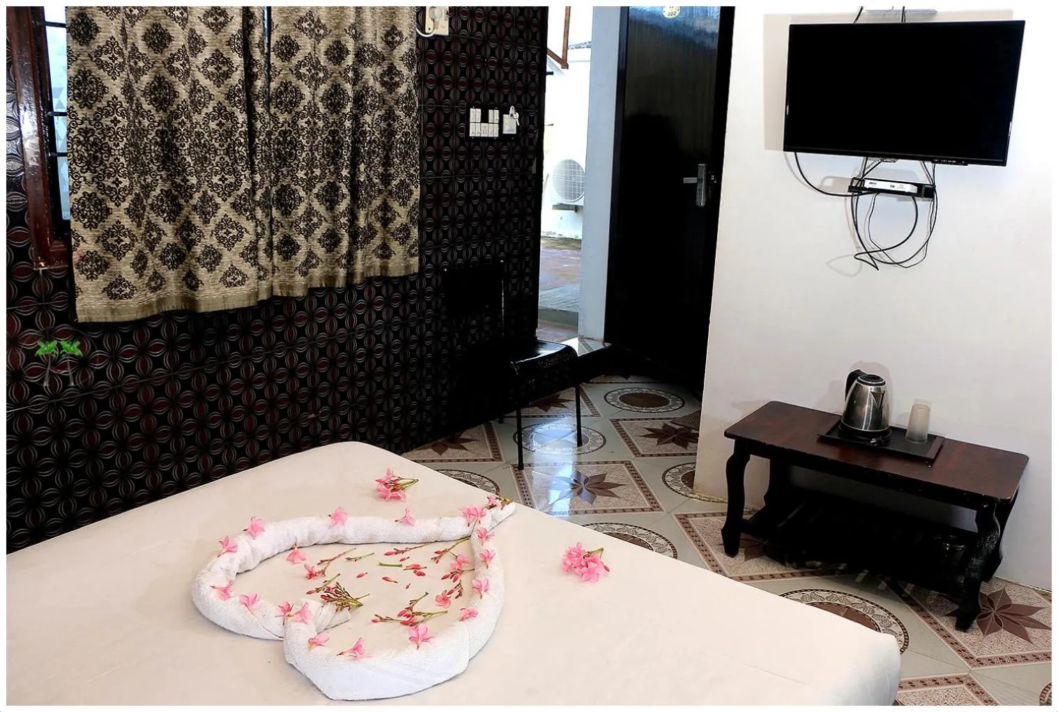 Bedroom in Peace Residency