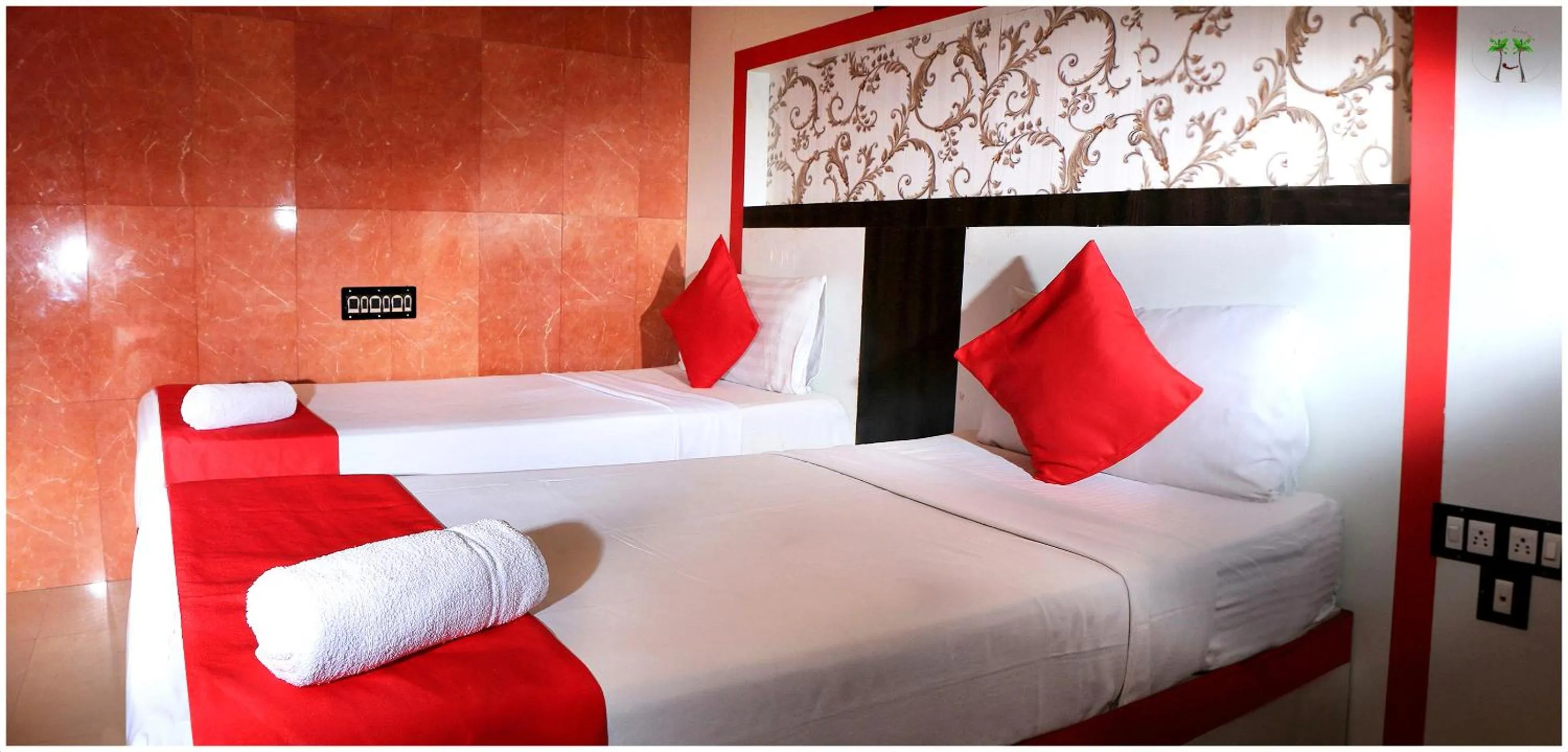 Photo of the whole room in Peace Residency