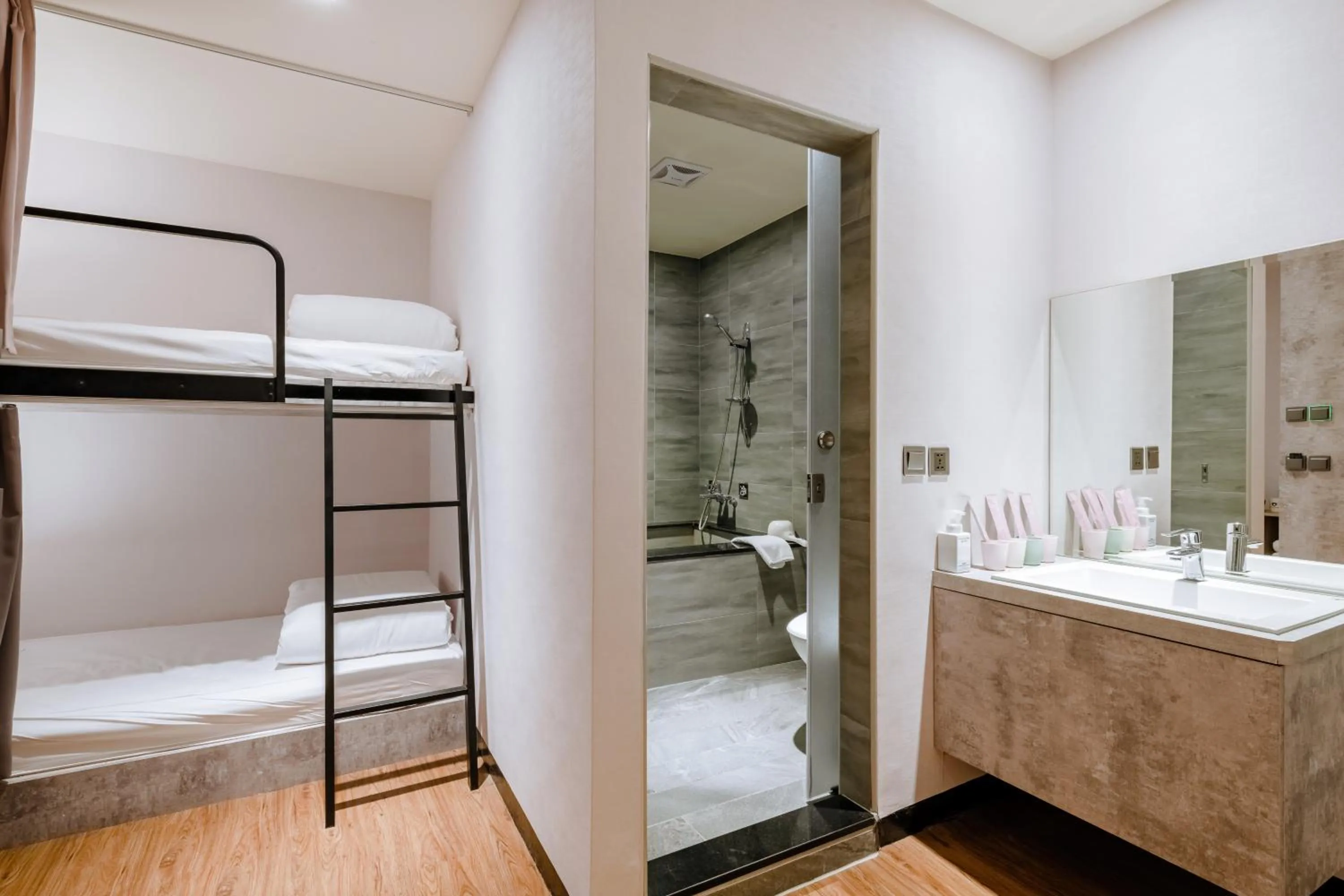 Bathroom, Bed in Prince Hotel