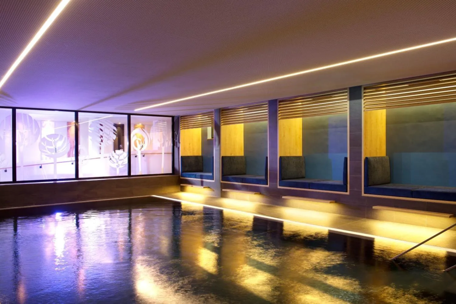 Swimming pool in Hapimag Ferienwohnungen Zell am See