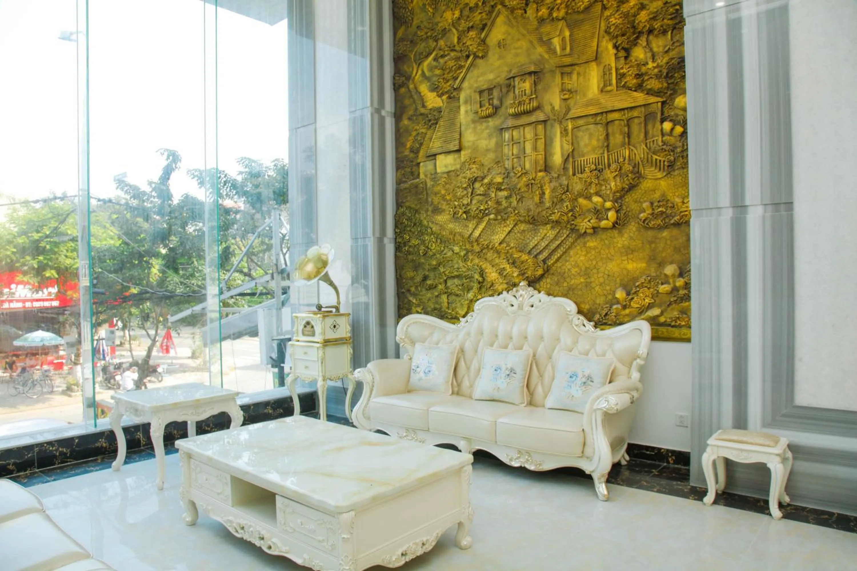 Lobby or reception in Royal Beach Hotel by THG