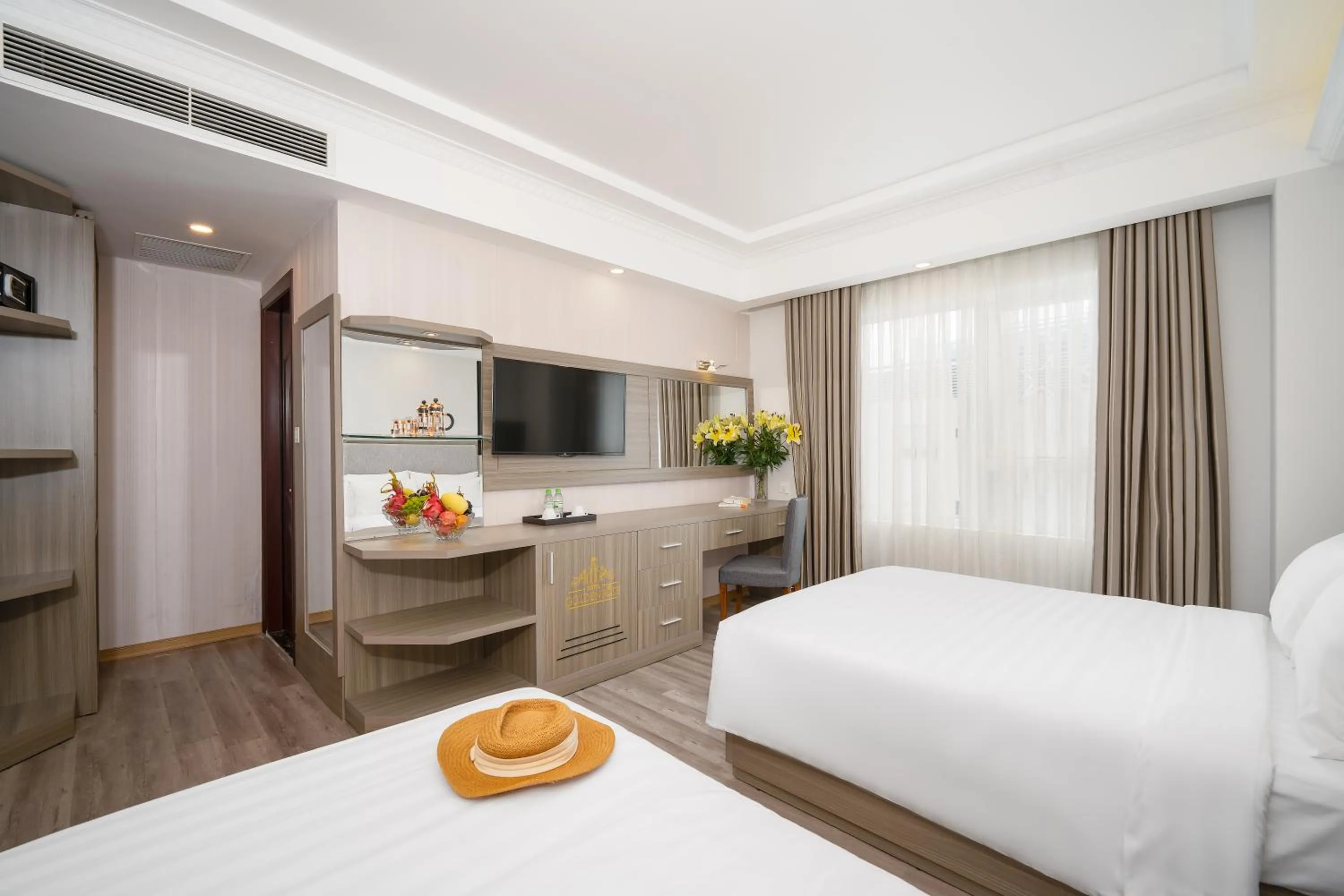 Communal lounge/ TV room, Bed in Royal Beach Hotel by THG