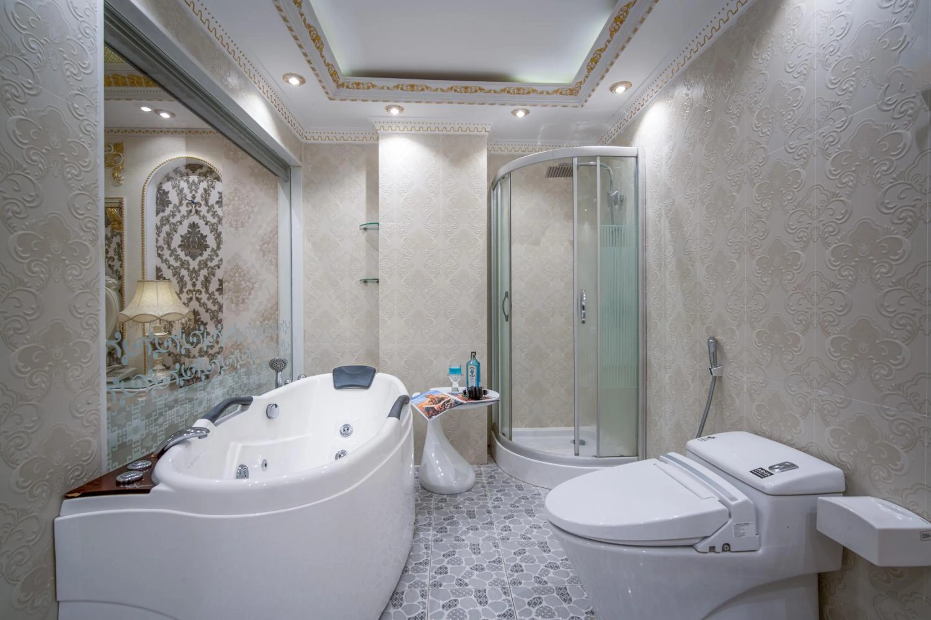 Shower in Royal Beach Hotel by THG