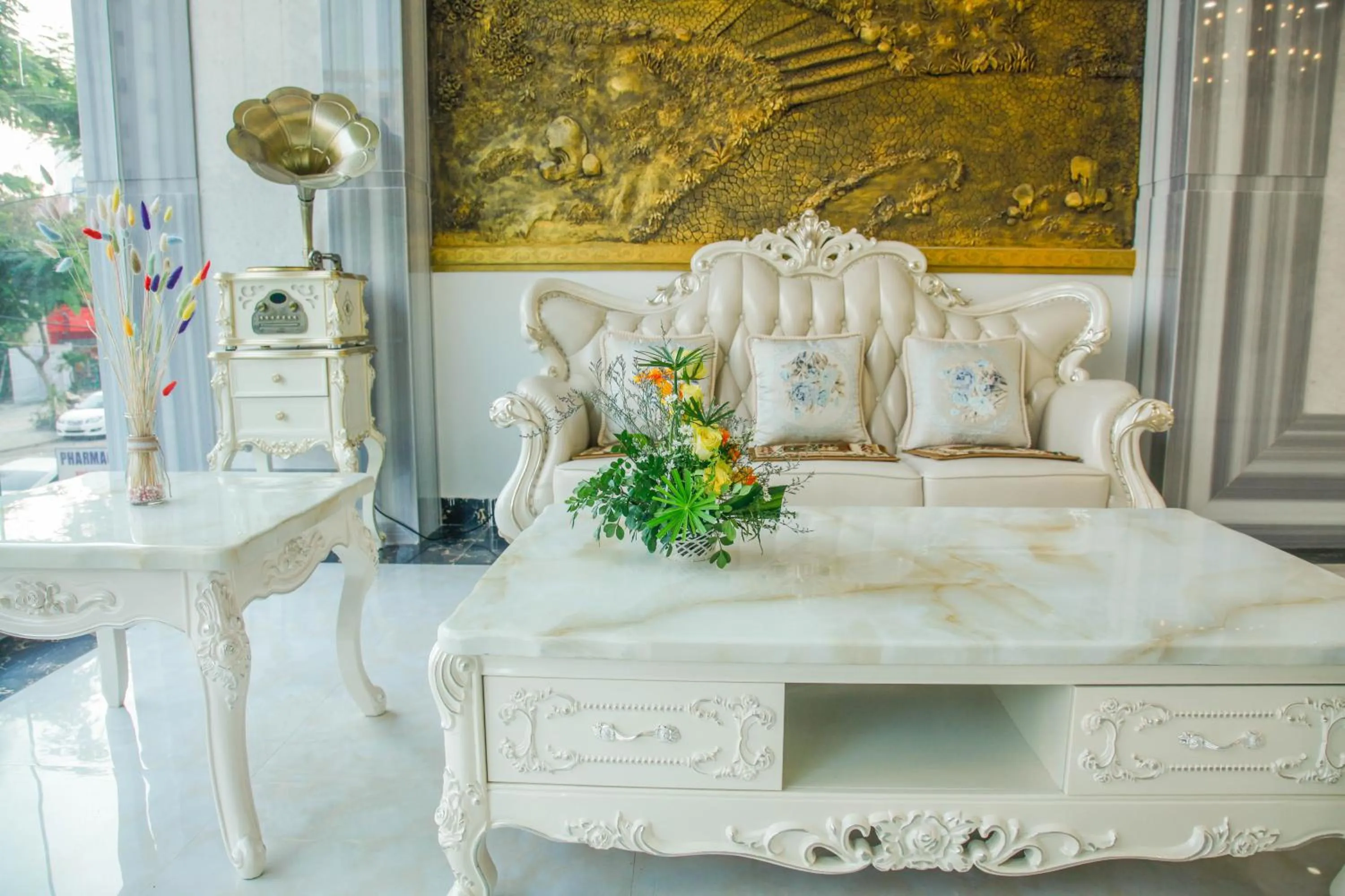 Lobby or reception in Royal Beach Hotel by THG