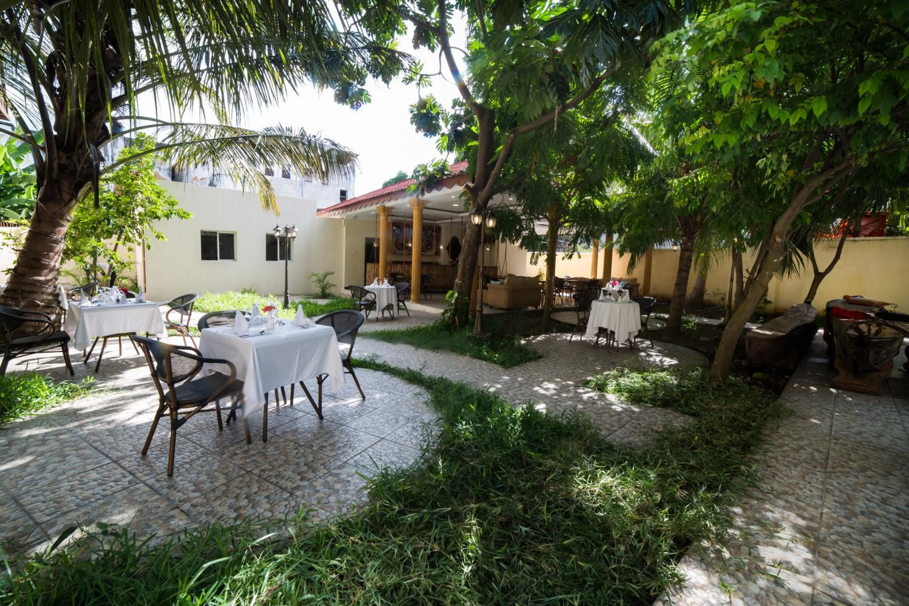 Dining area in Antonio Garden Hotel