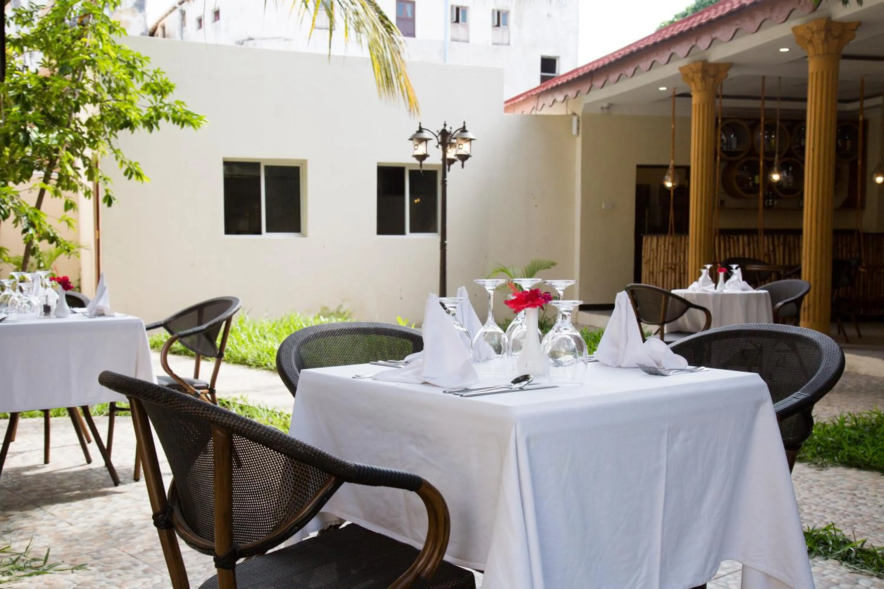 Restaurant/places to eat in Antonio Garden Hotel