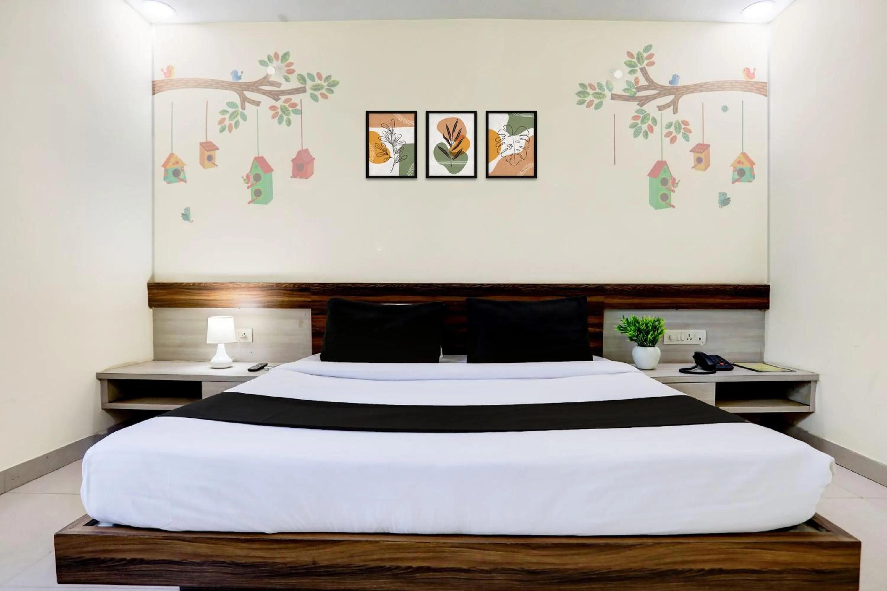 Bedroom, Bed in Townhouse Hoshangabad Road Near Aashima Mall