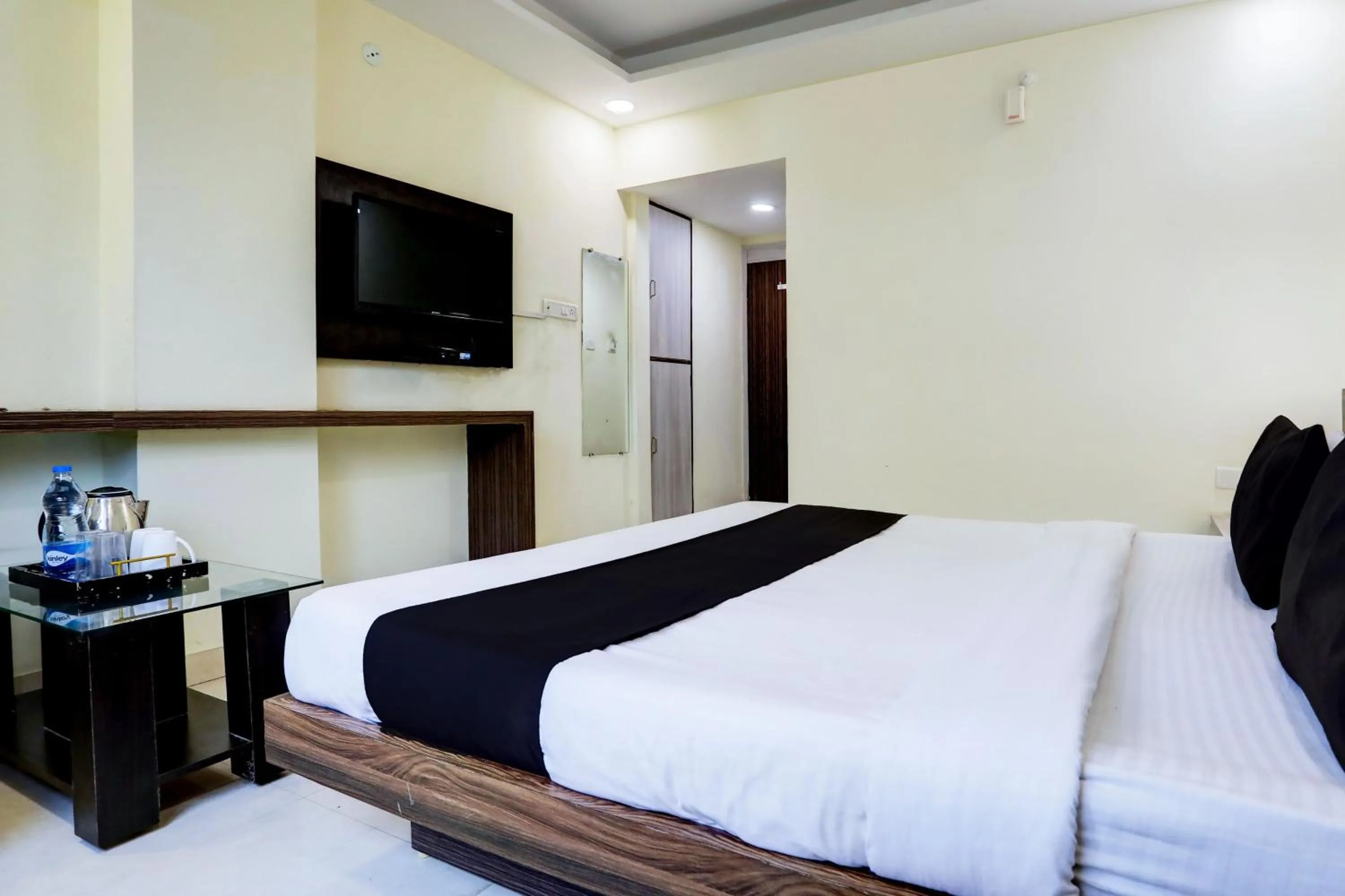 Bedroom, Bed in Townhouse Hoshangabad Road Near Aashima Mall