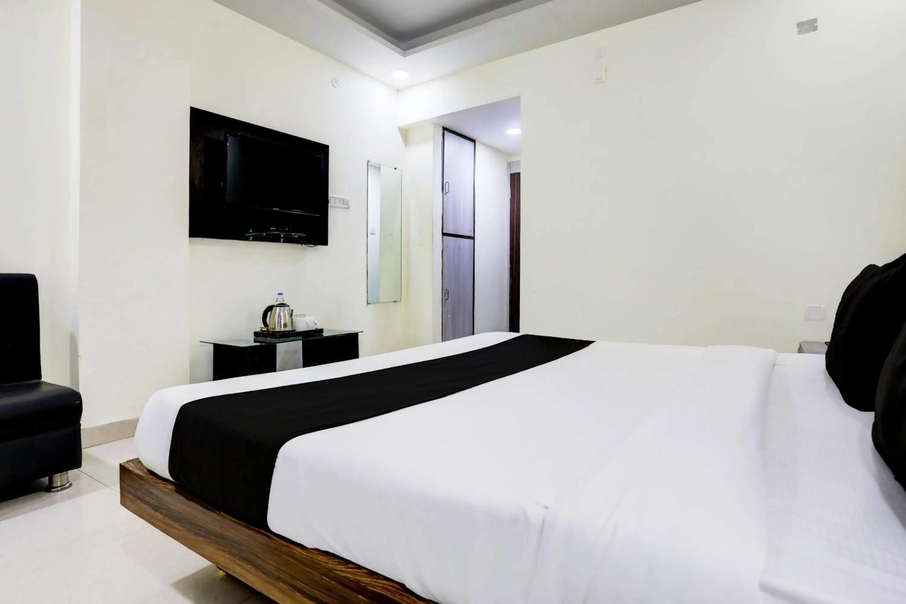 Bedroom, Bed in Townhouse Hoshangabad Road Near Aashima Mall