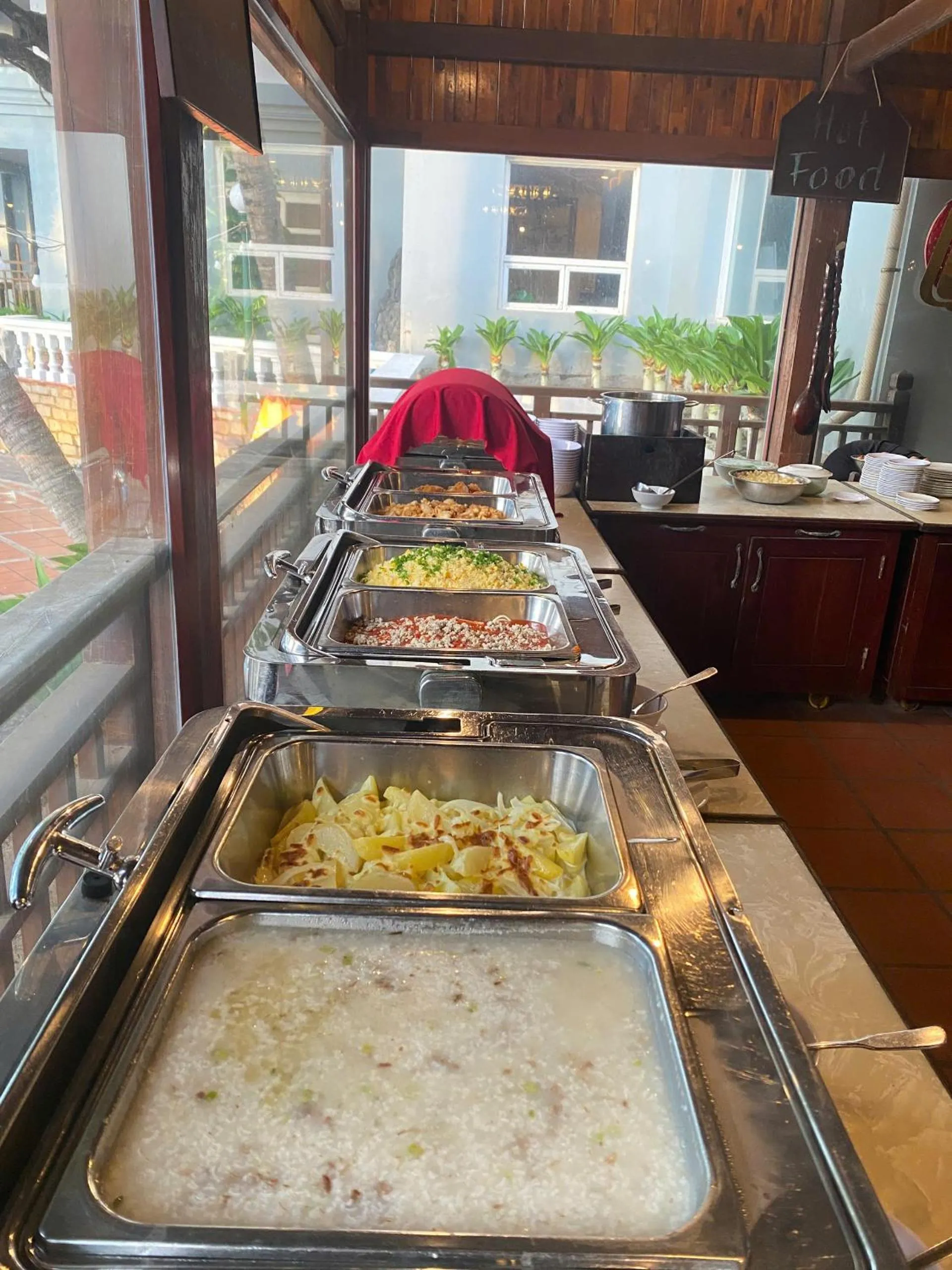 Meals in Le Huynh Mui Ne Hotel