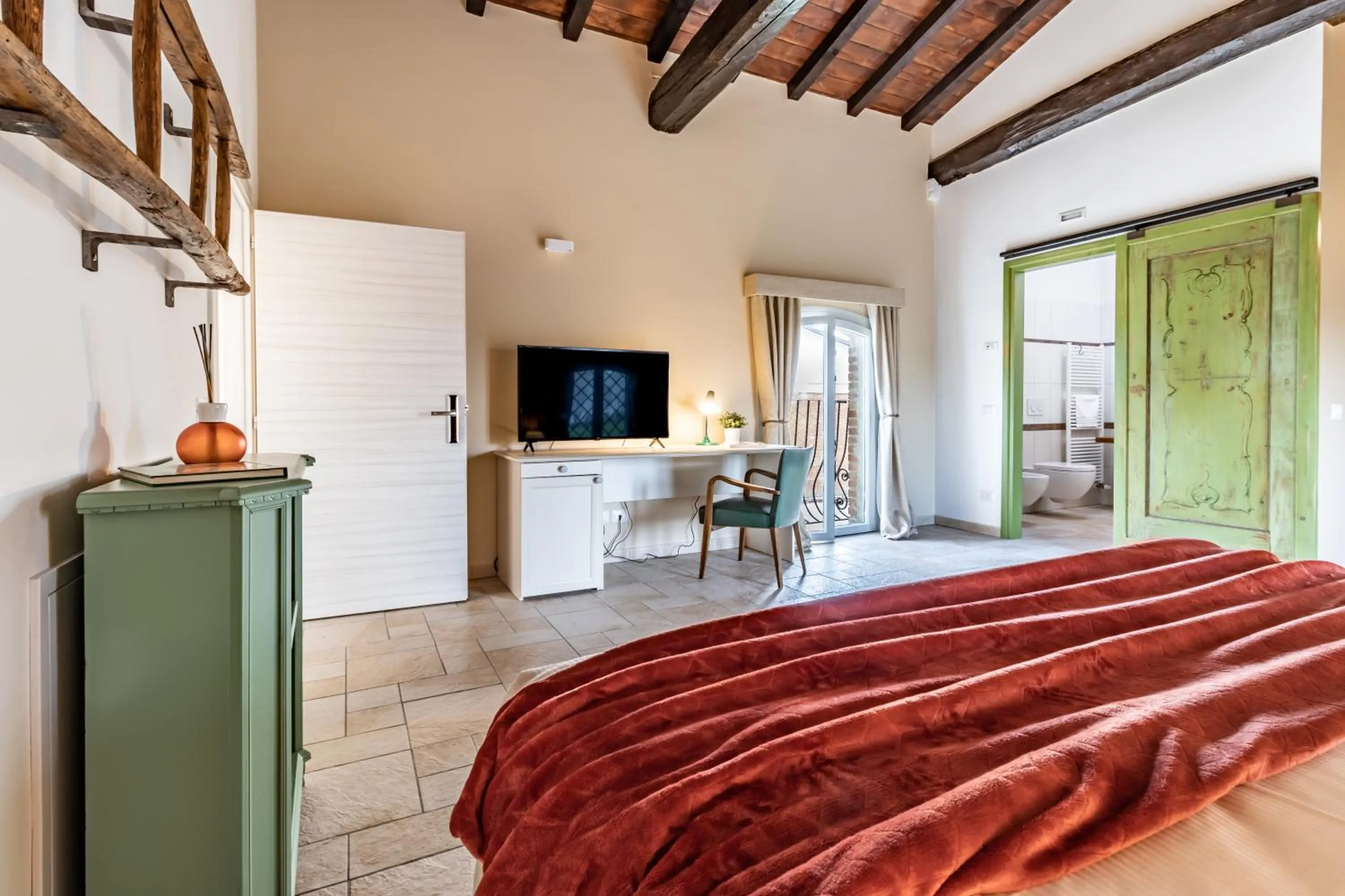 Photo of the whole room, Bed in Monteborre