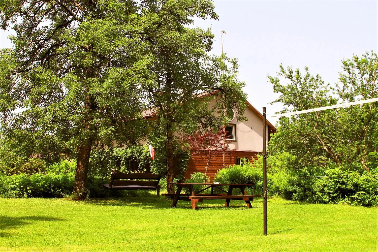 Garden in Białowieska Leśniczówka "U Jasia i Małgosi"