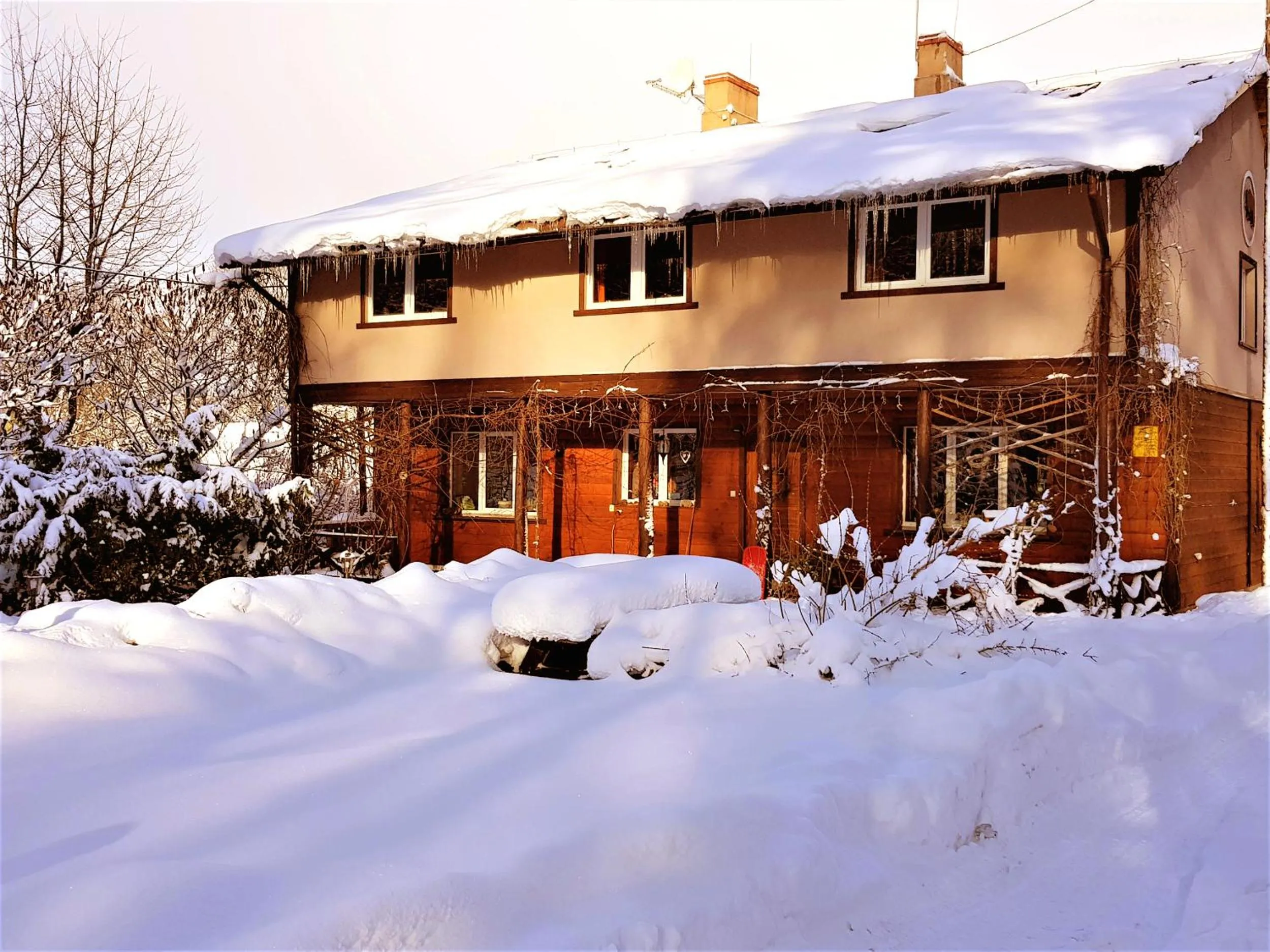 Property building in Białowieska Leśniczówka "U Jasia i Małgosi"