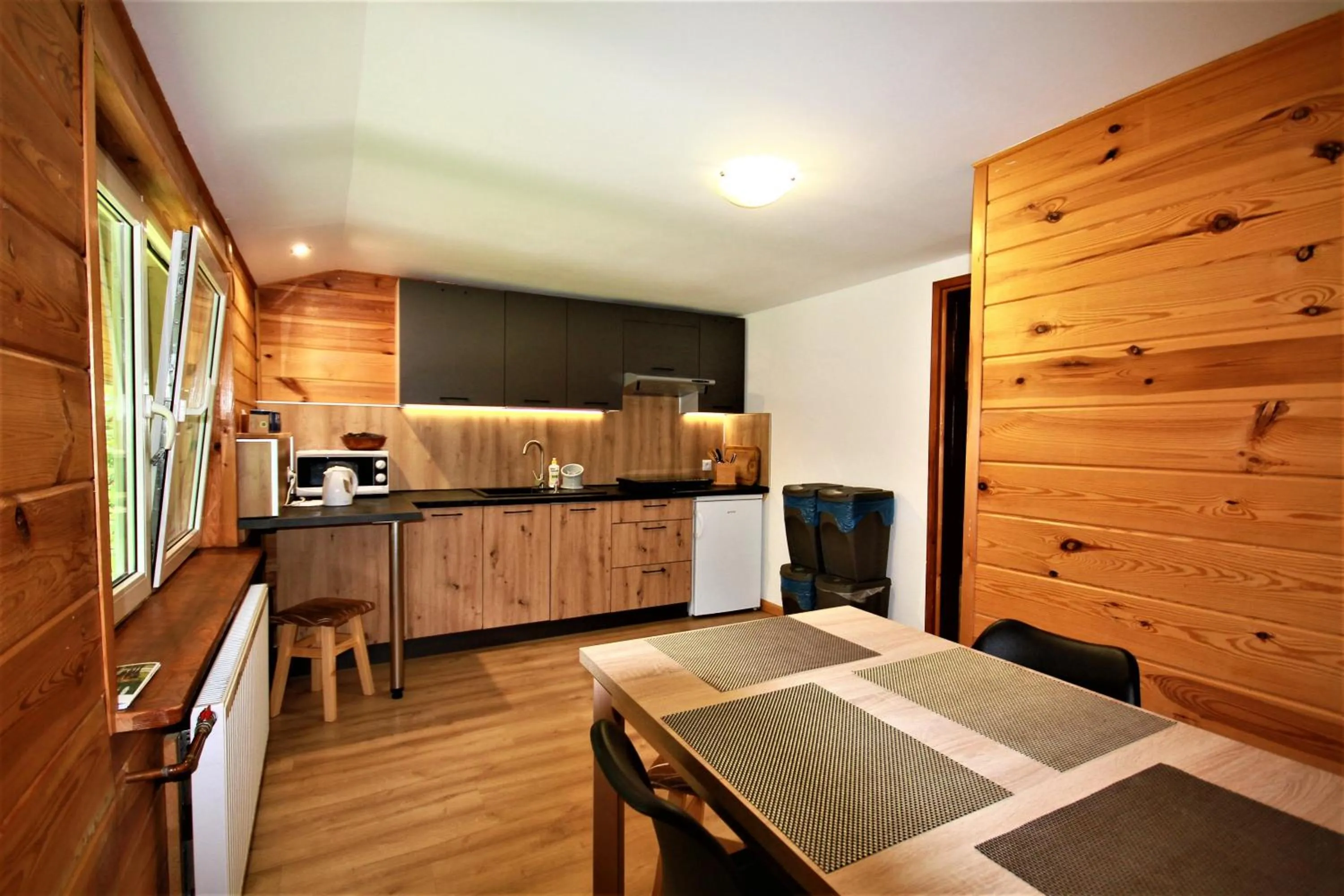 Kitchen or kitchenette in Białowieska Leśniczówka "U Jasia i Małgosi"