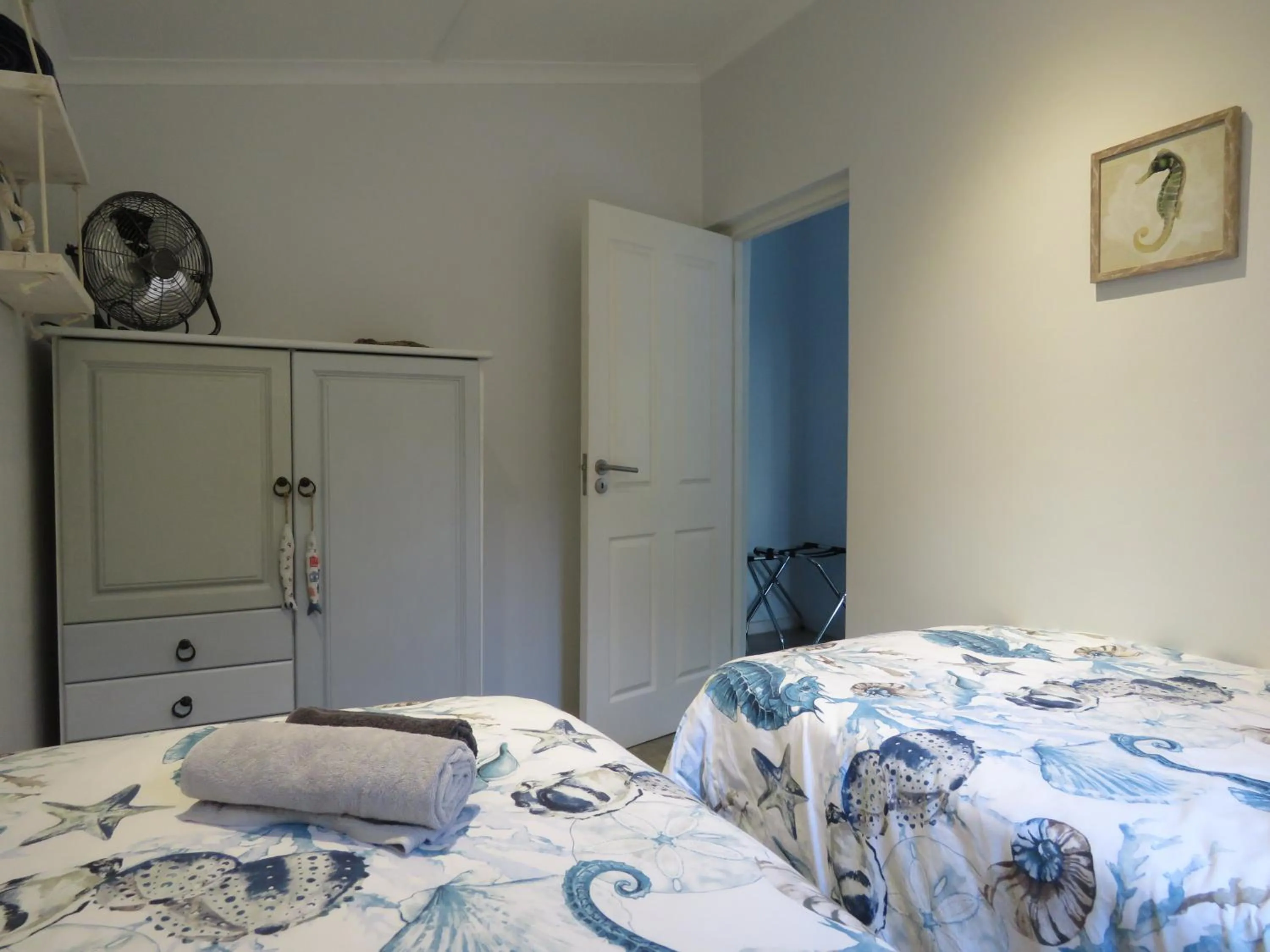 Bedroom, Bed in Bare Feet Retreat B&B