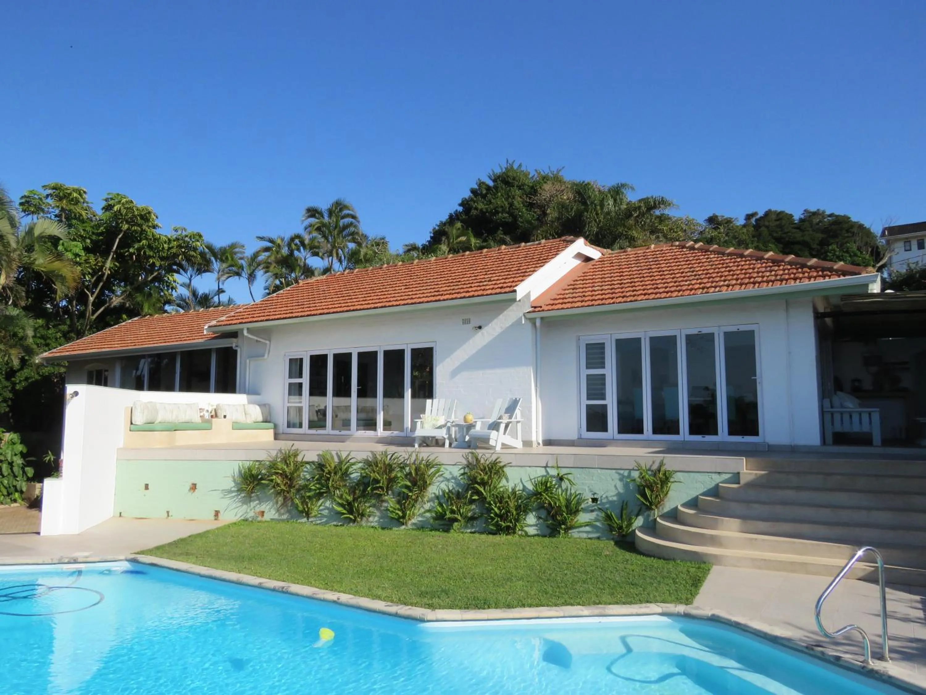 Property building in Bare Feet Retreat B&B