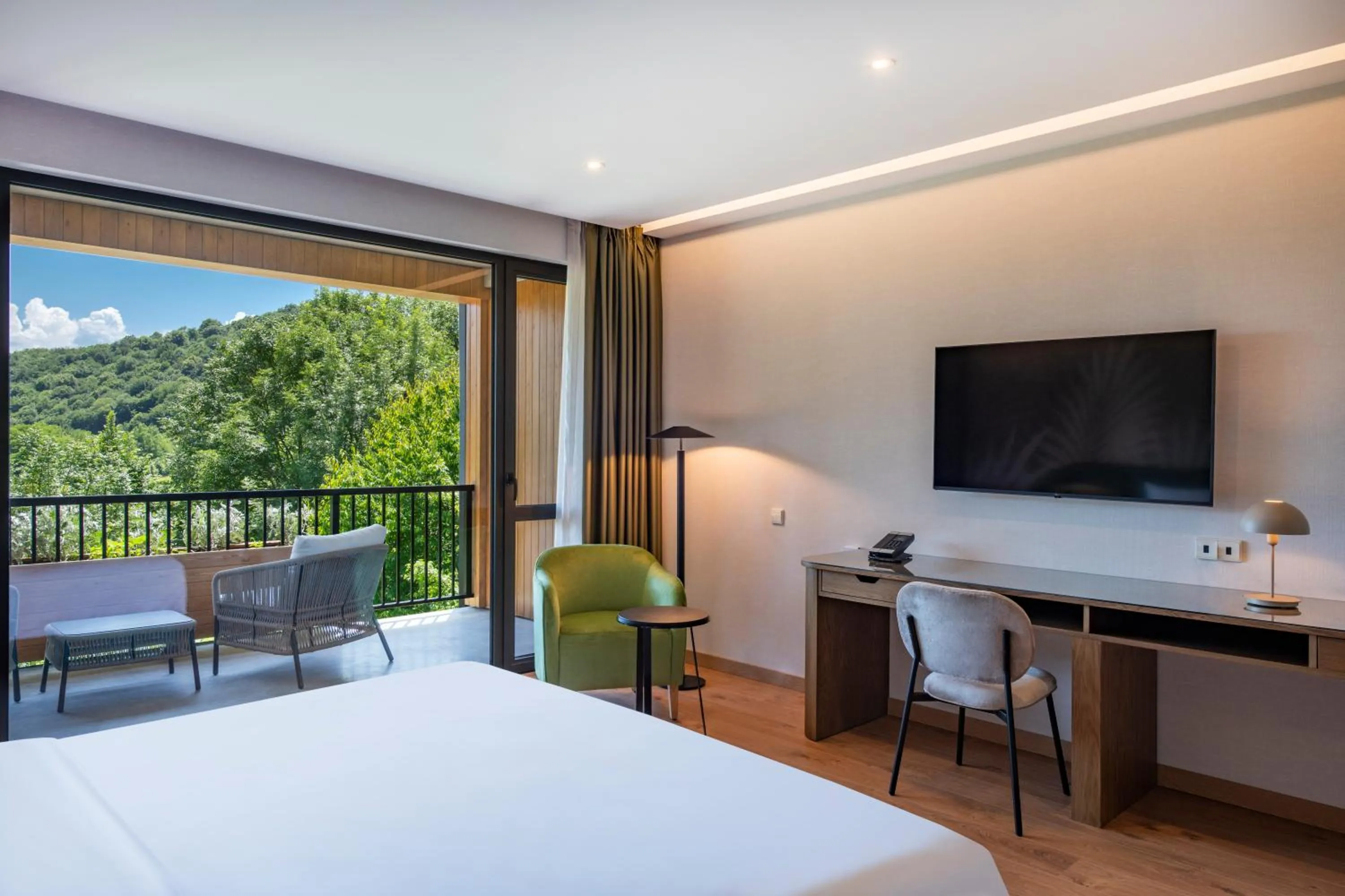 Bedroom, Bed in Lopota Lake Resort & Spa