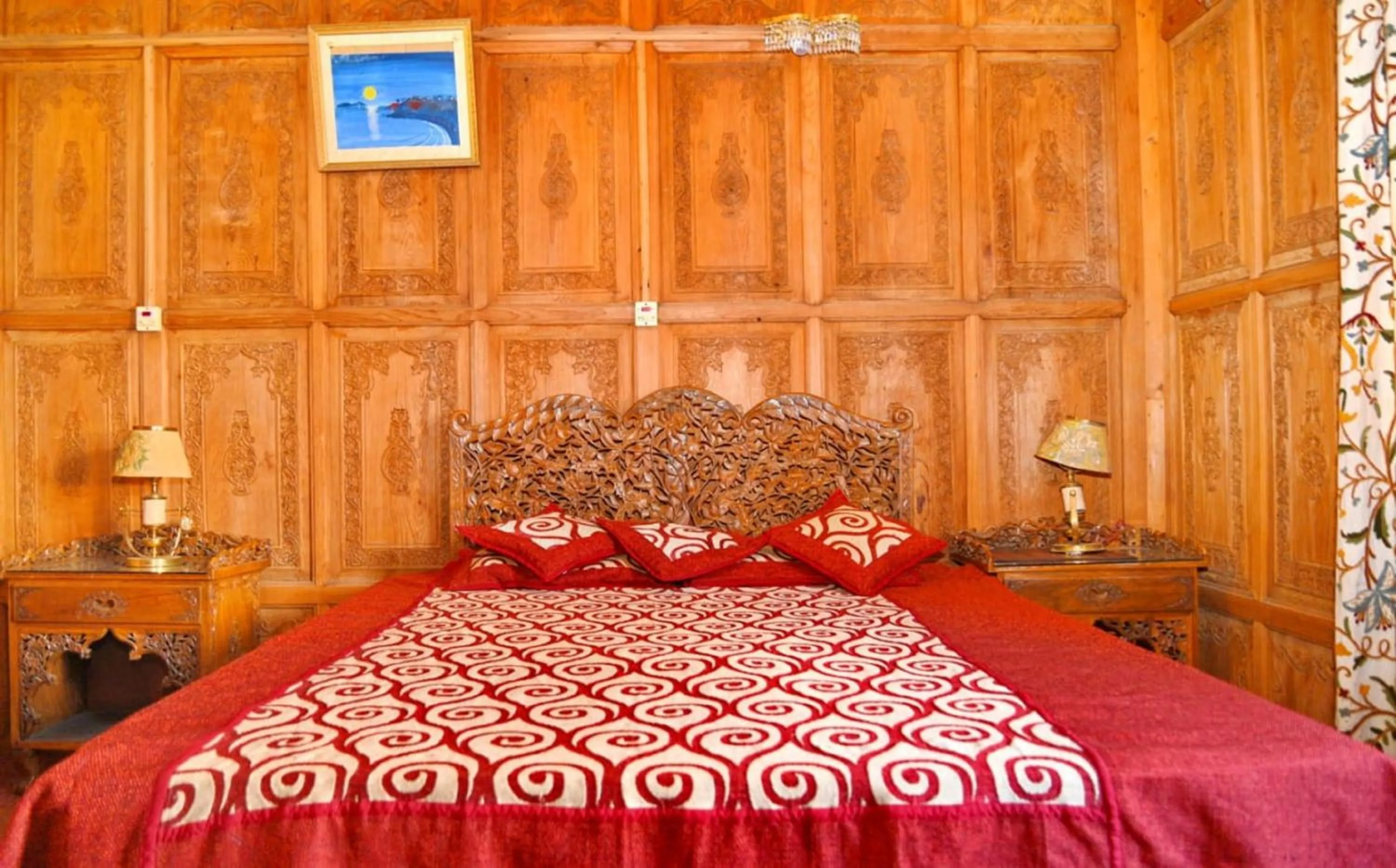 Bedroom in De Laila House Boat by Sterling