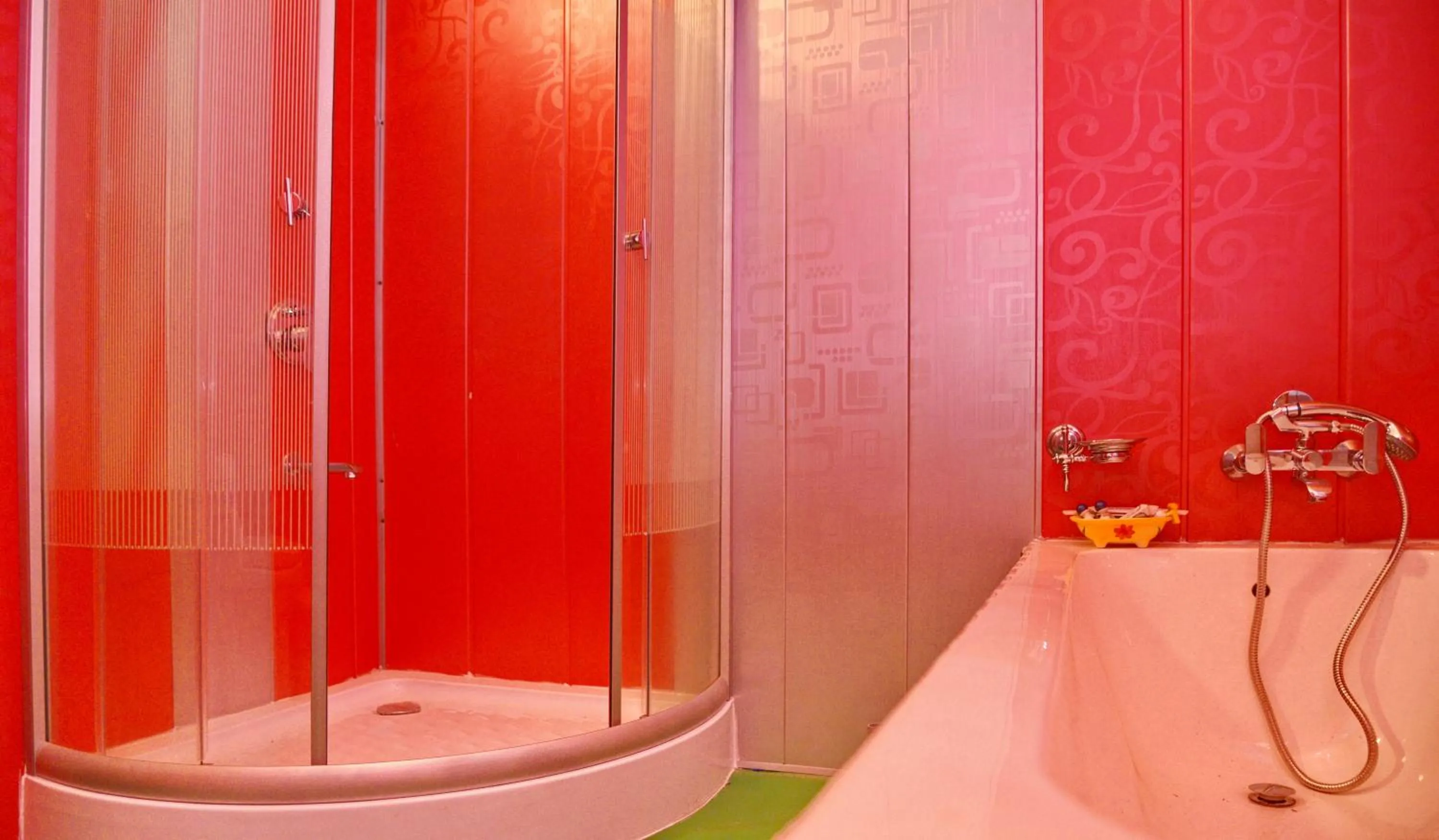 Bathroom in De Laila House Boat by Sterling