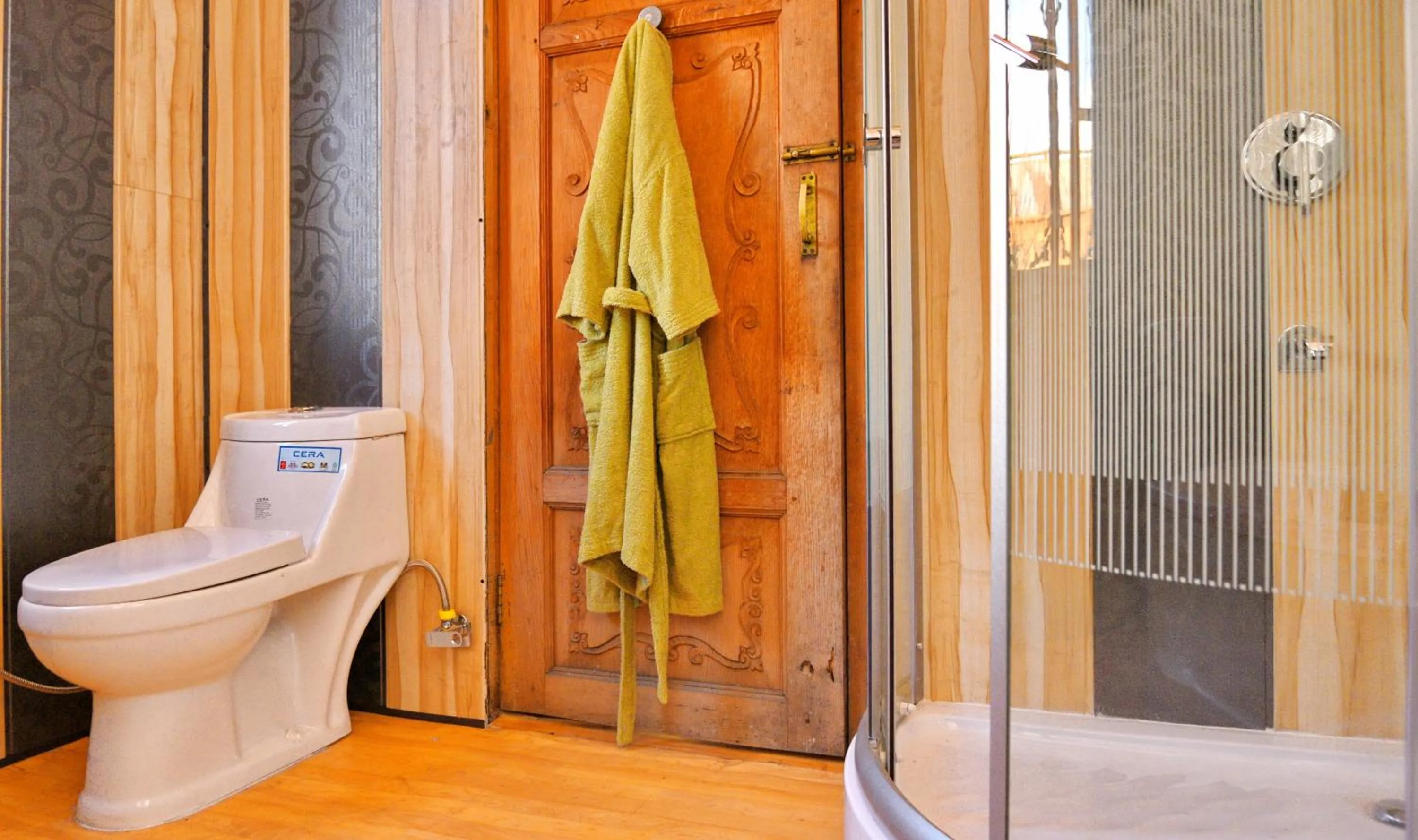 Bathroom in De Laila House Boat by Sterling
