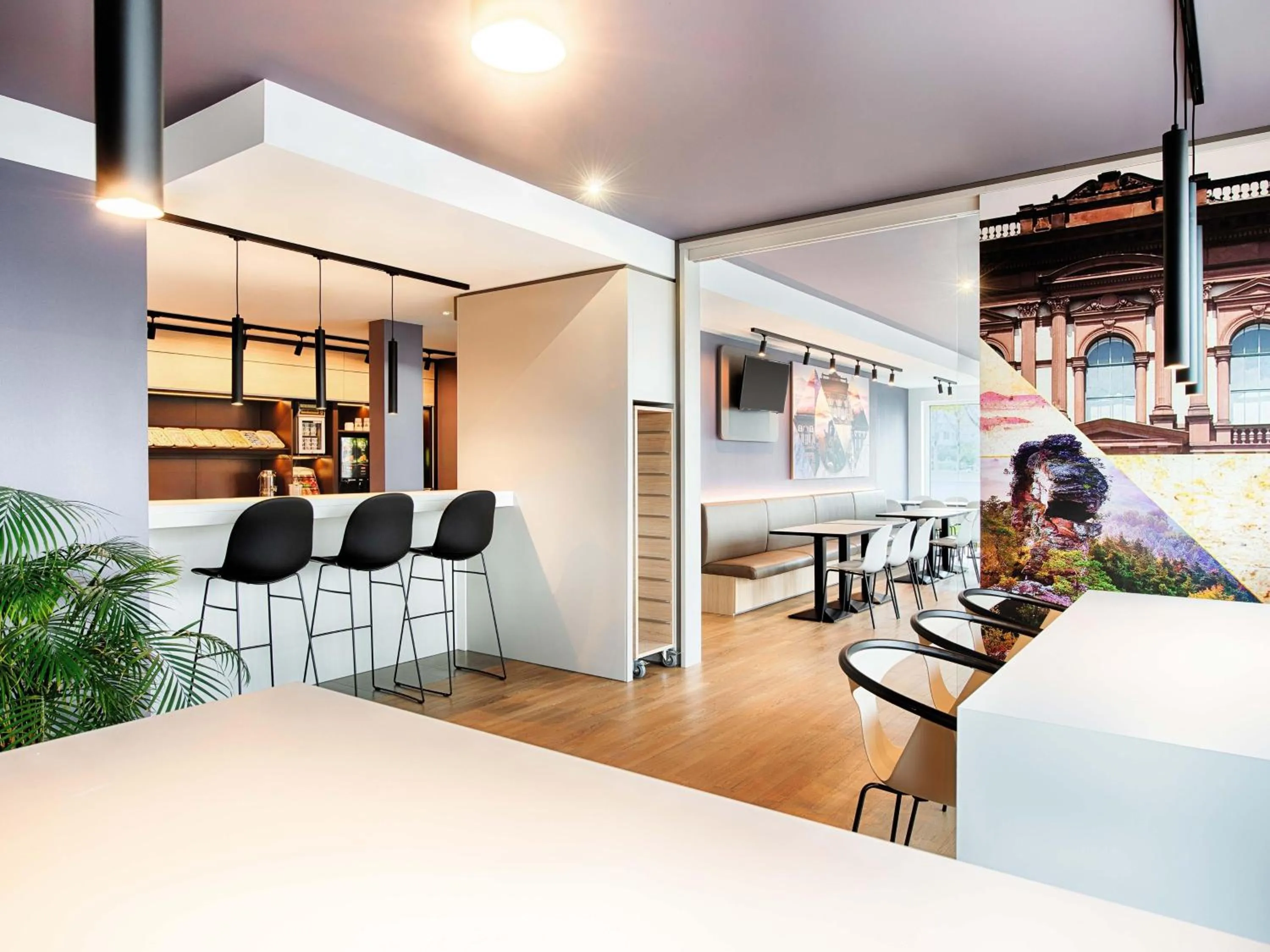 Restaurant/places to eat in B&B Hotel Kaiserslautern