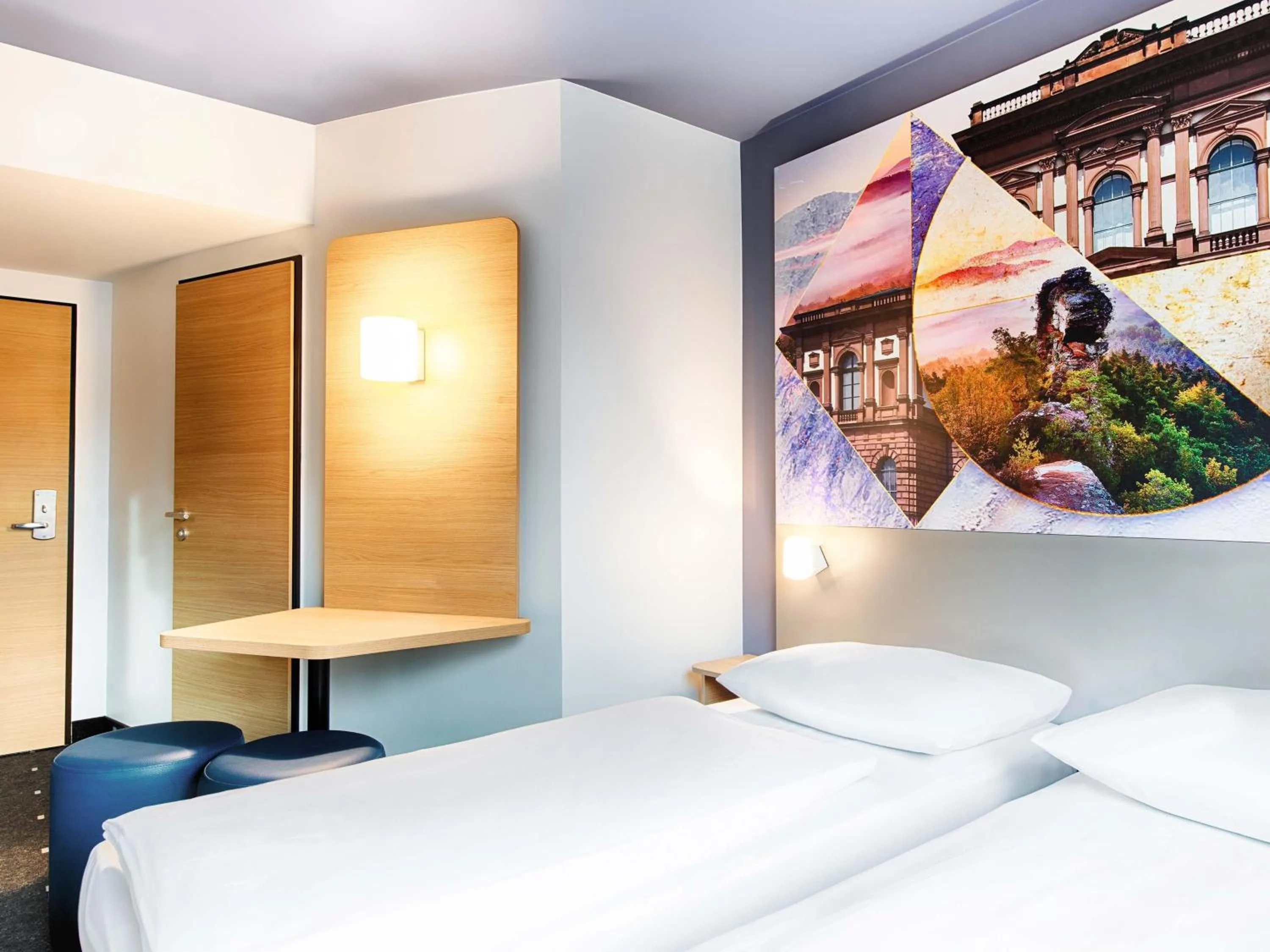 Photo of the whole room, Bed in B&B Hotel Kaiserslautern