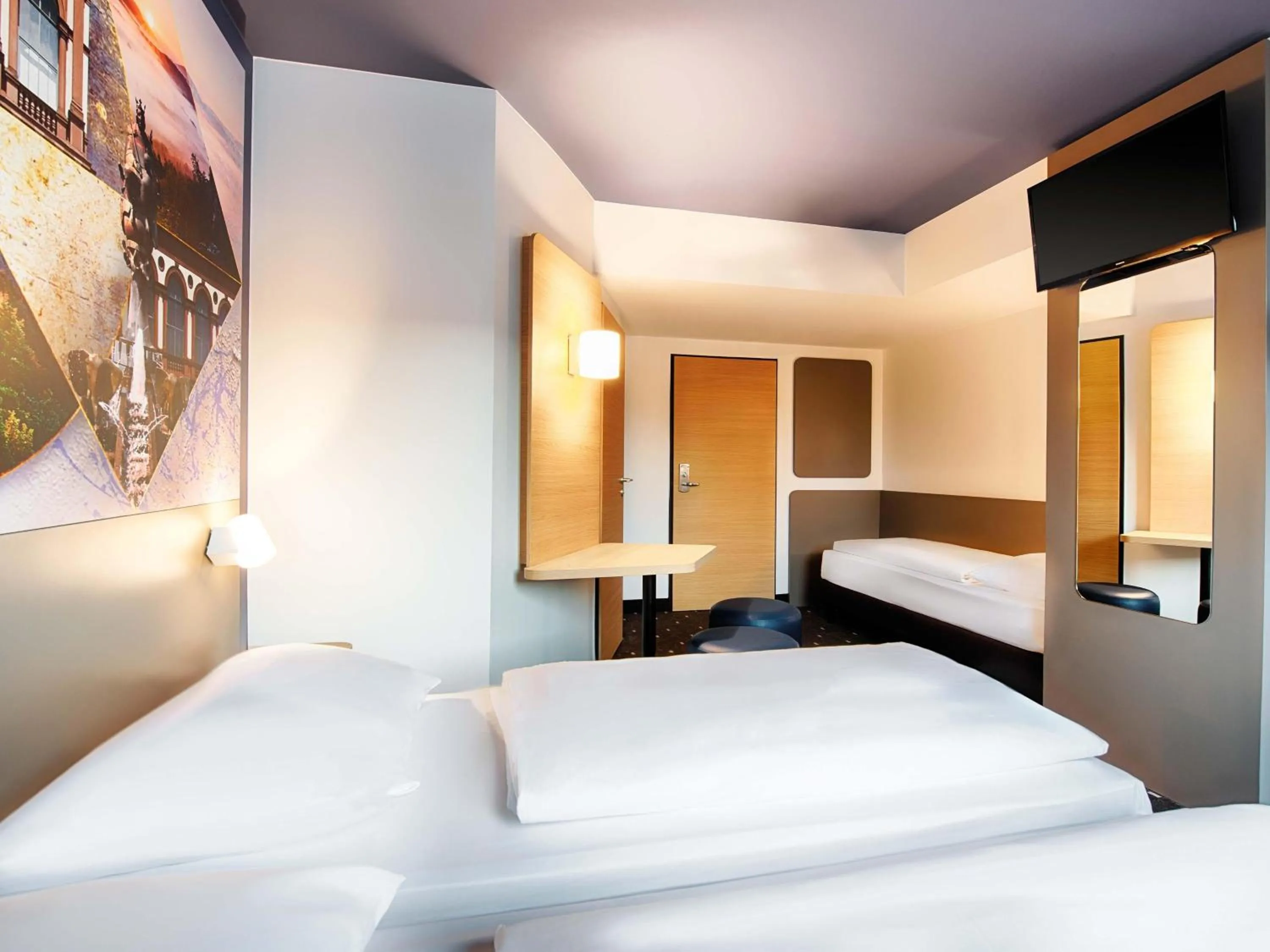 Photo of the whole room, Bed in B&B Hotel Kaiserslautern