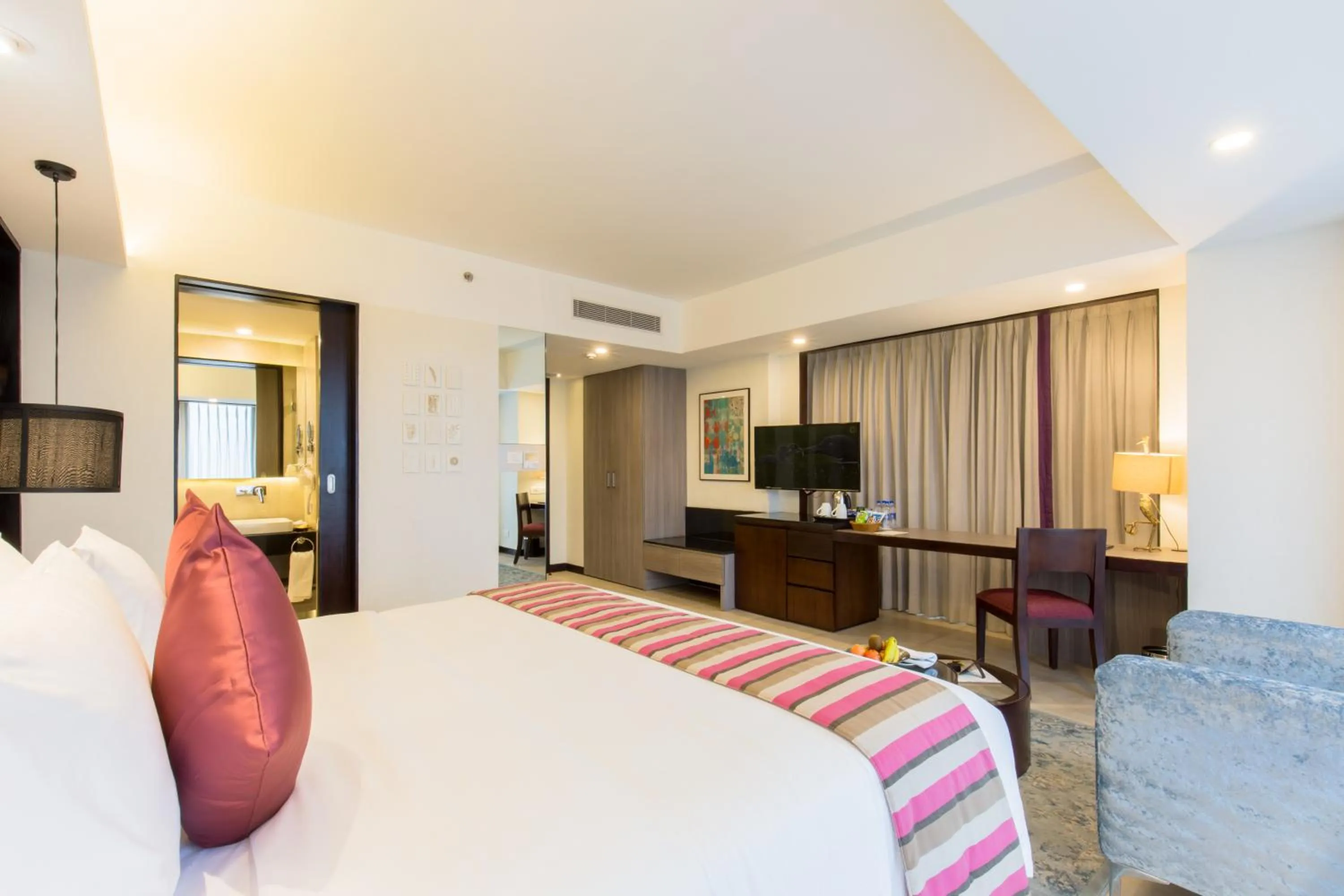 Photo of the whole room, Bed in Vivanta Kathmandu