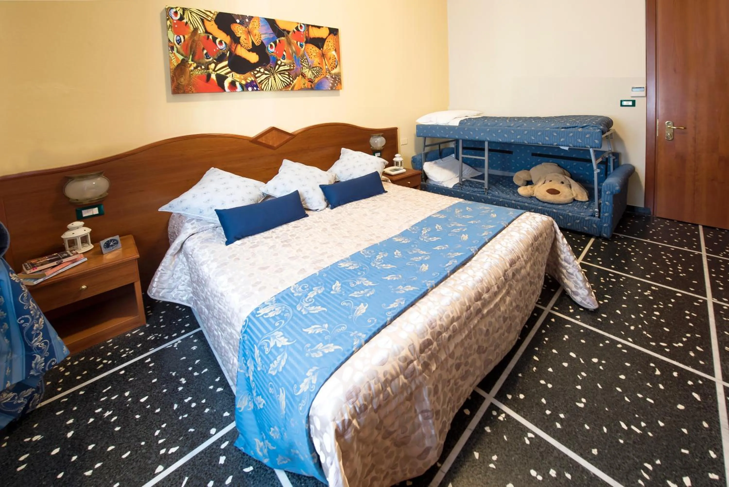 Photo of the whole room, Bed in Hotel Bristol