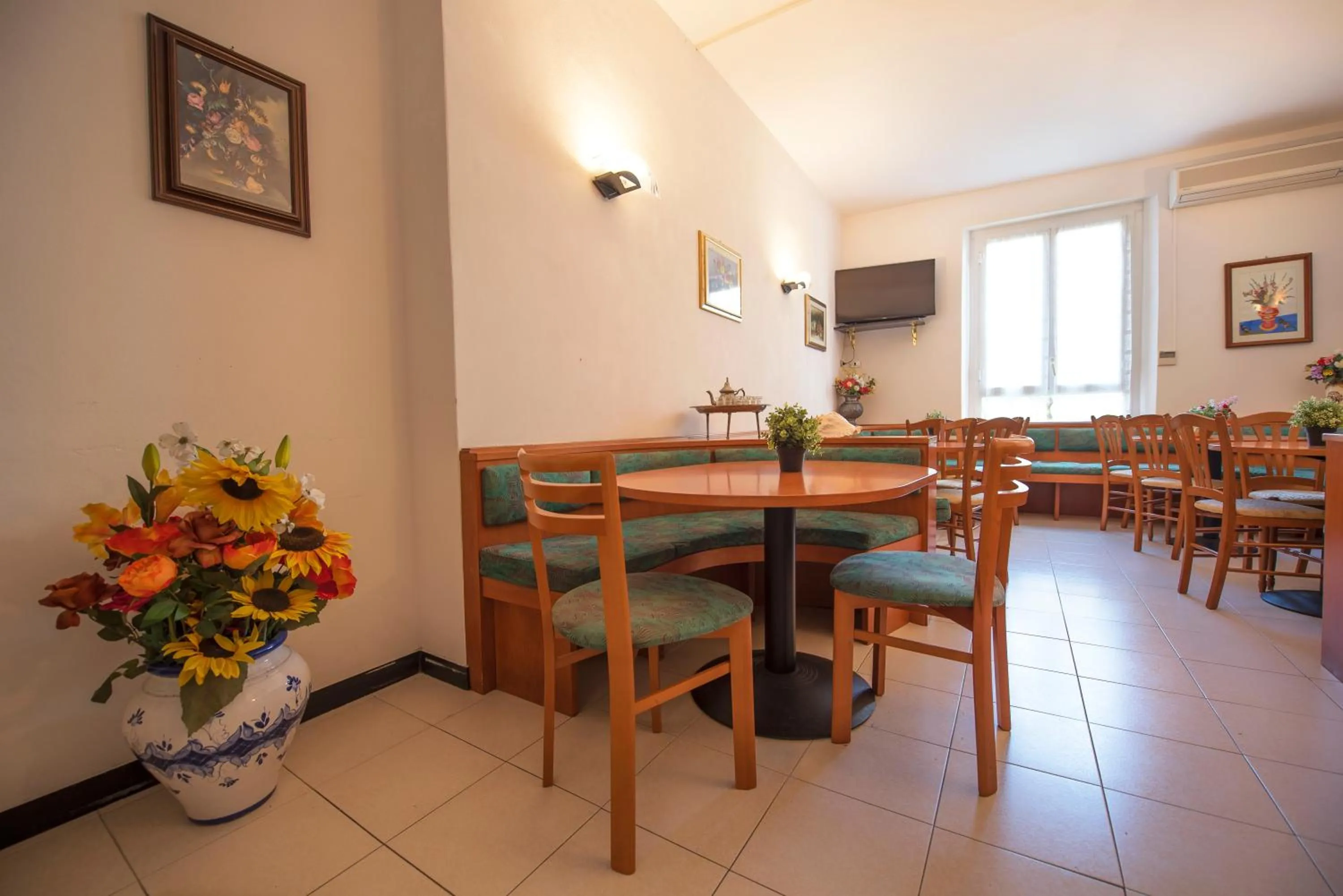 Day in Hotel Bristol