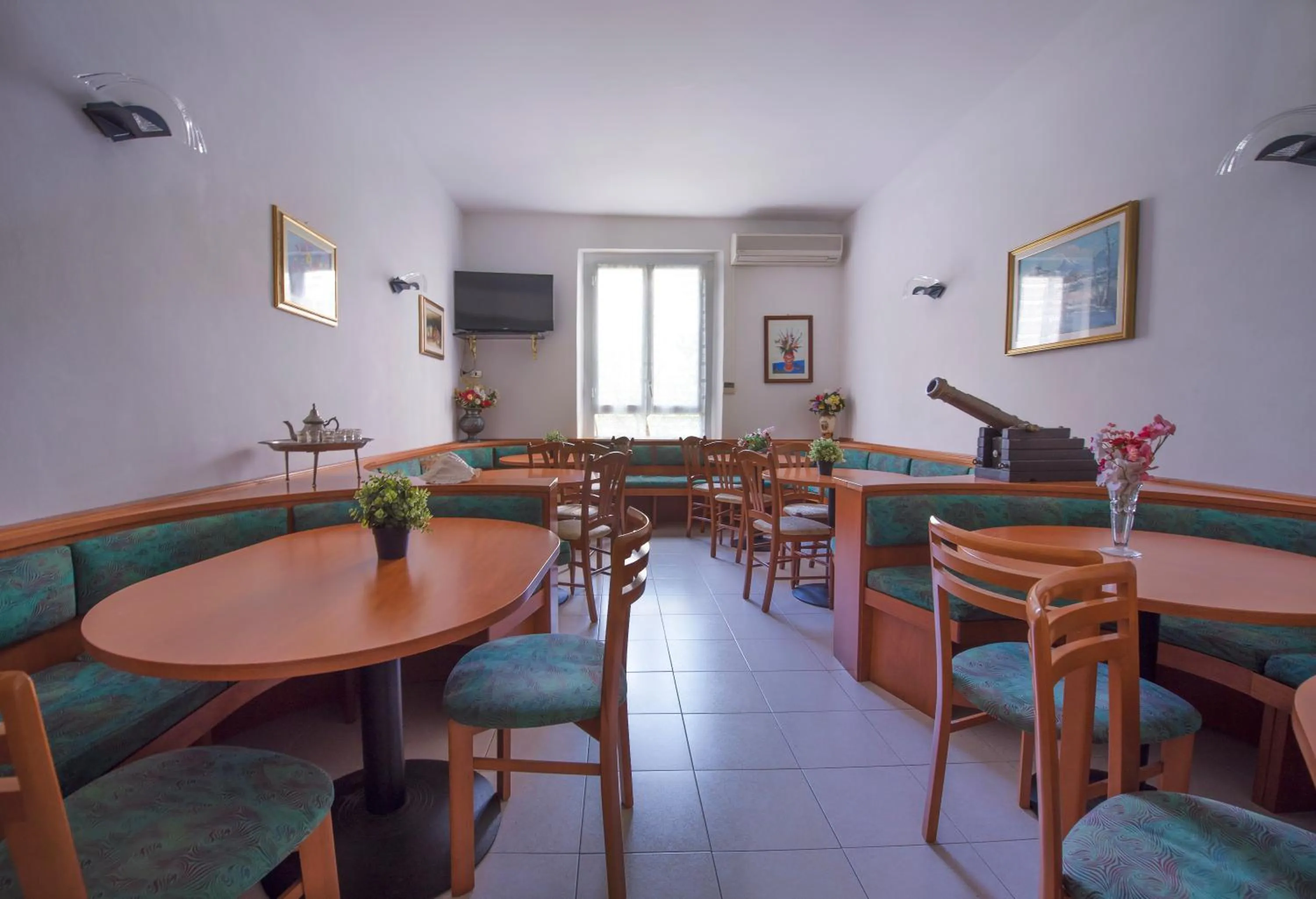 Day in Hotel Bristol