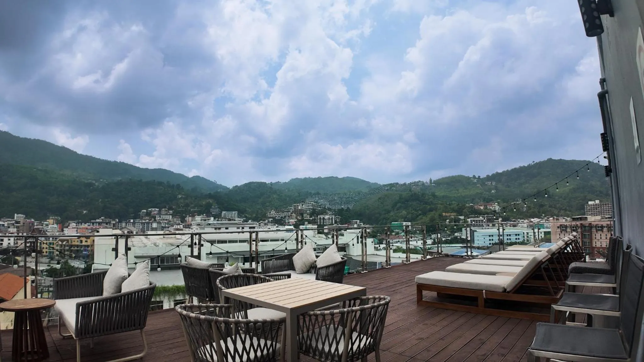 Day in YouDee Hotel Patong - formerly Meir Jarr Hotel Patong