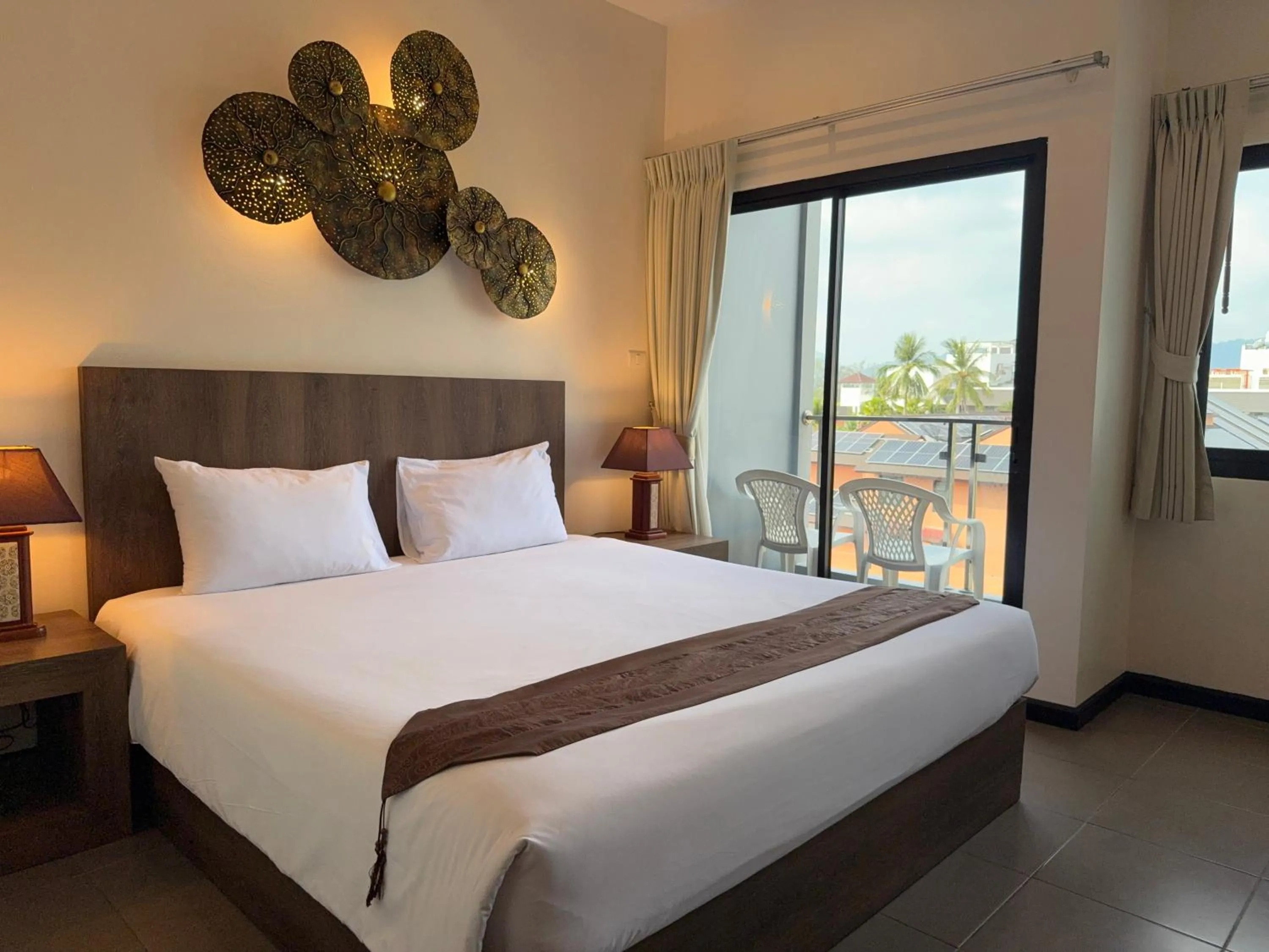 Bed in YouDee Hotel Patong - formerly Meir Jarr Hotel Patong