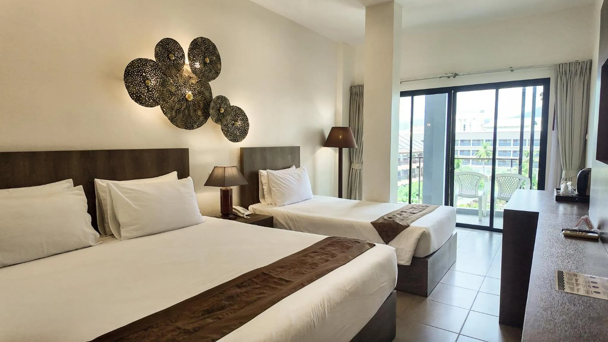 Bed in YouDee Hotel Patong - formerly Meir Jarr Hotel Patong