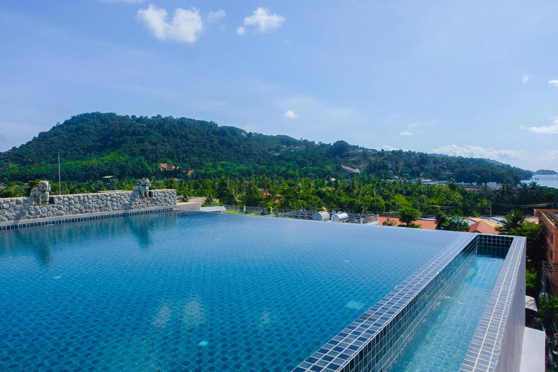 Nearby landmark in YouDee Hotel Patong - formerly Meir Jarr Hotel Patong