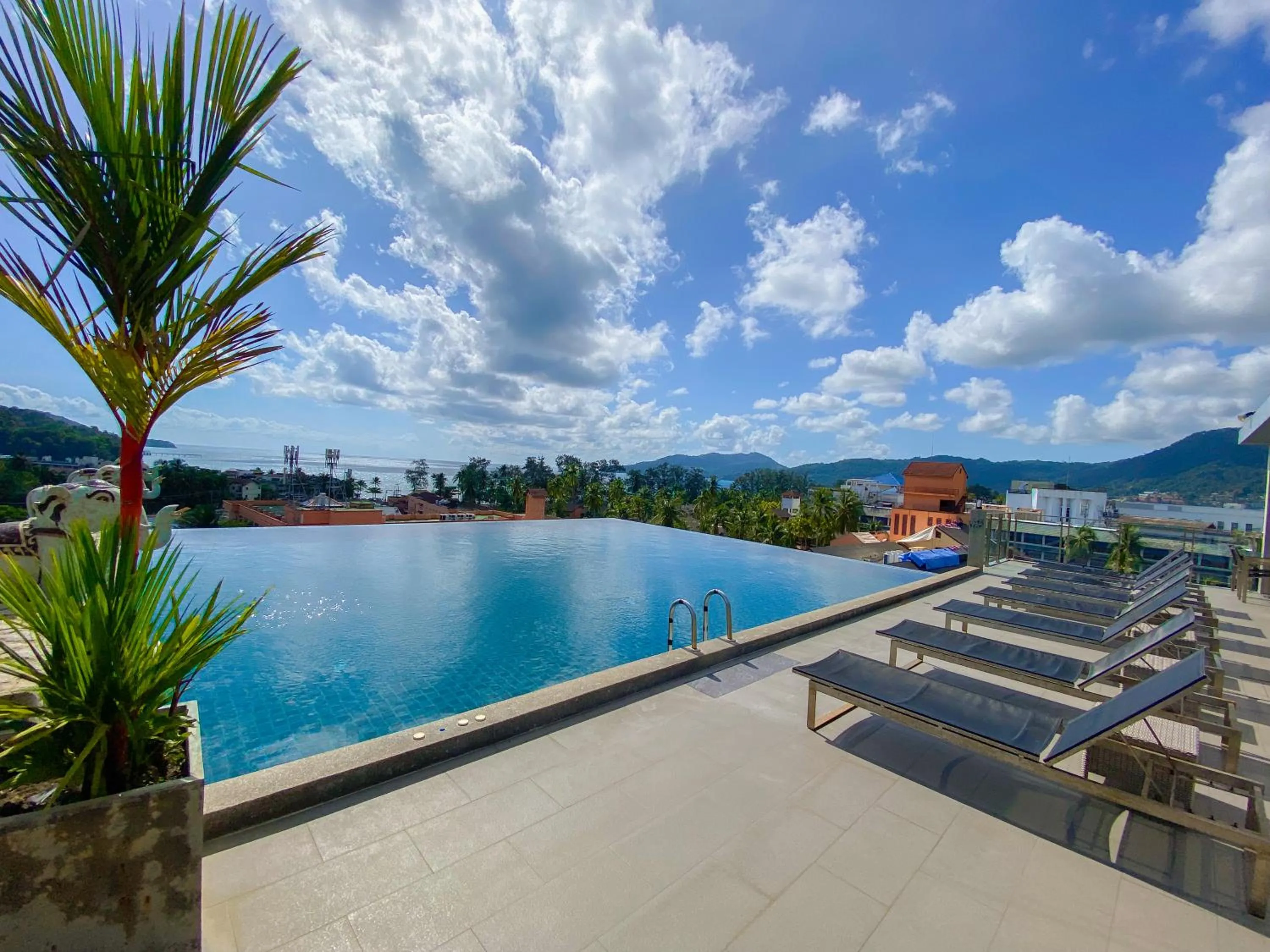 Nearby landmark in YouDee Hotel Patong - formerly Meir Jarr Hotel Patong