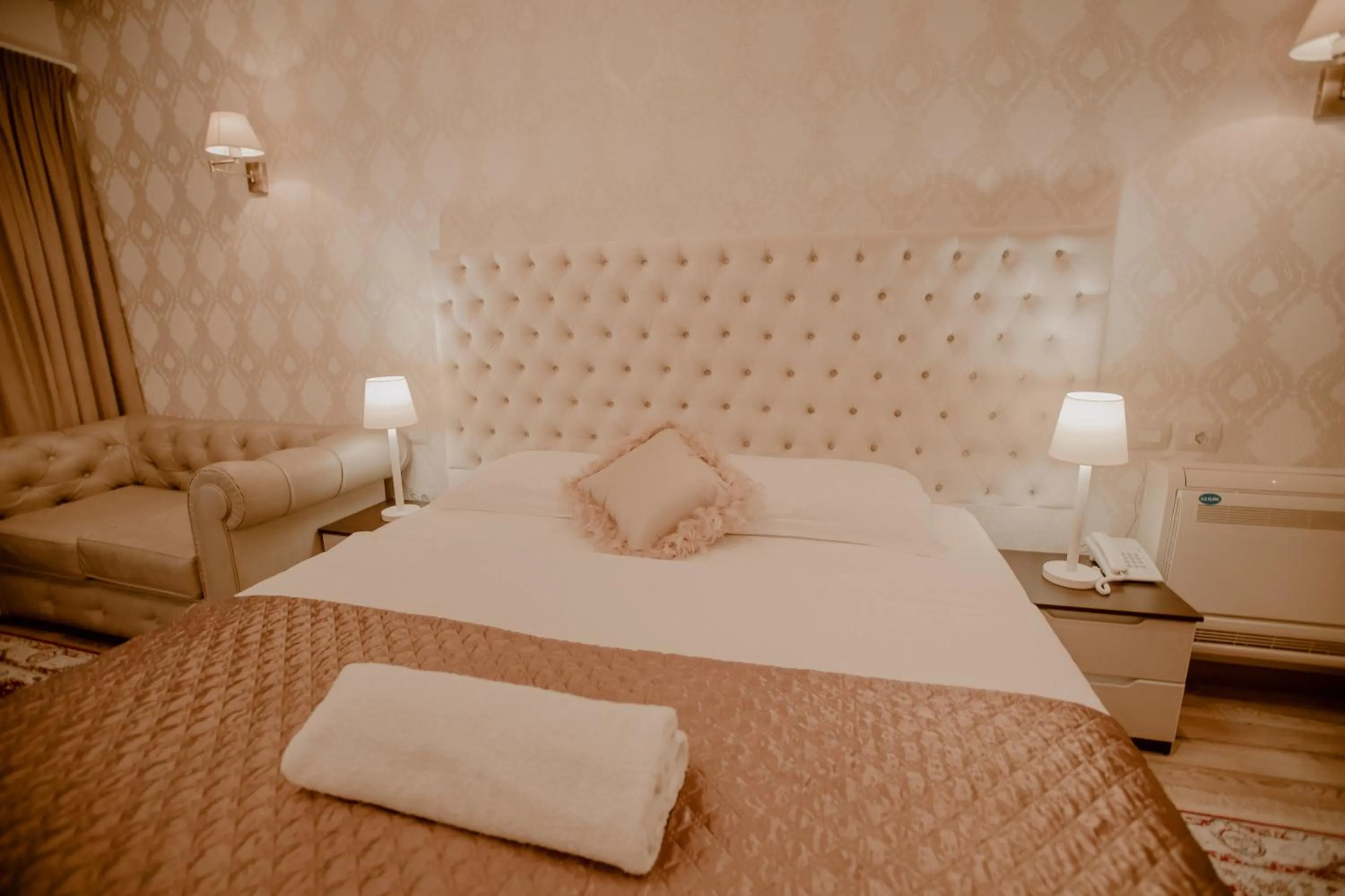 Bed in Green House Hotel & Restaurant