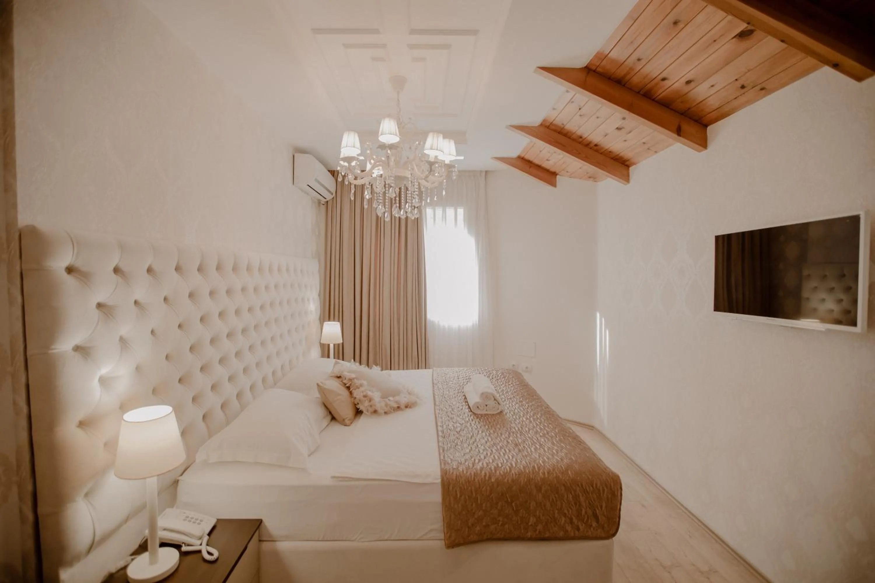 Bed in Green House Hotel & Restaurant