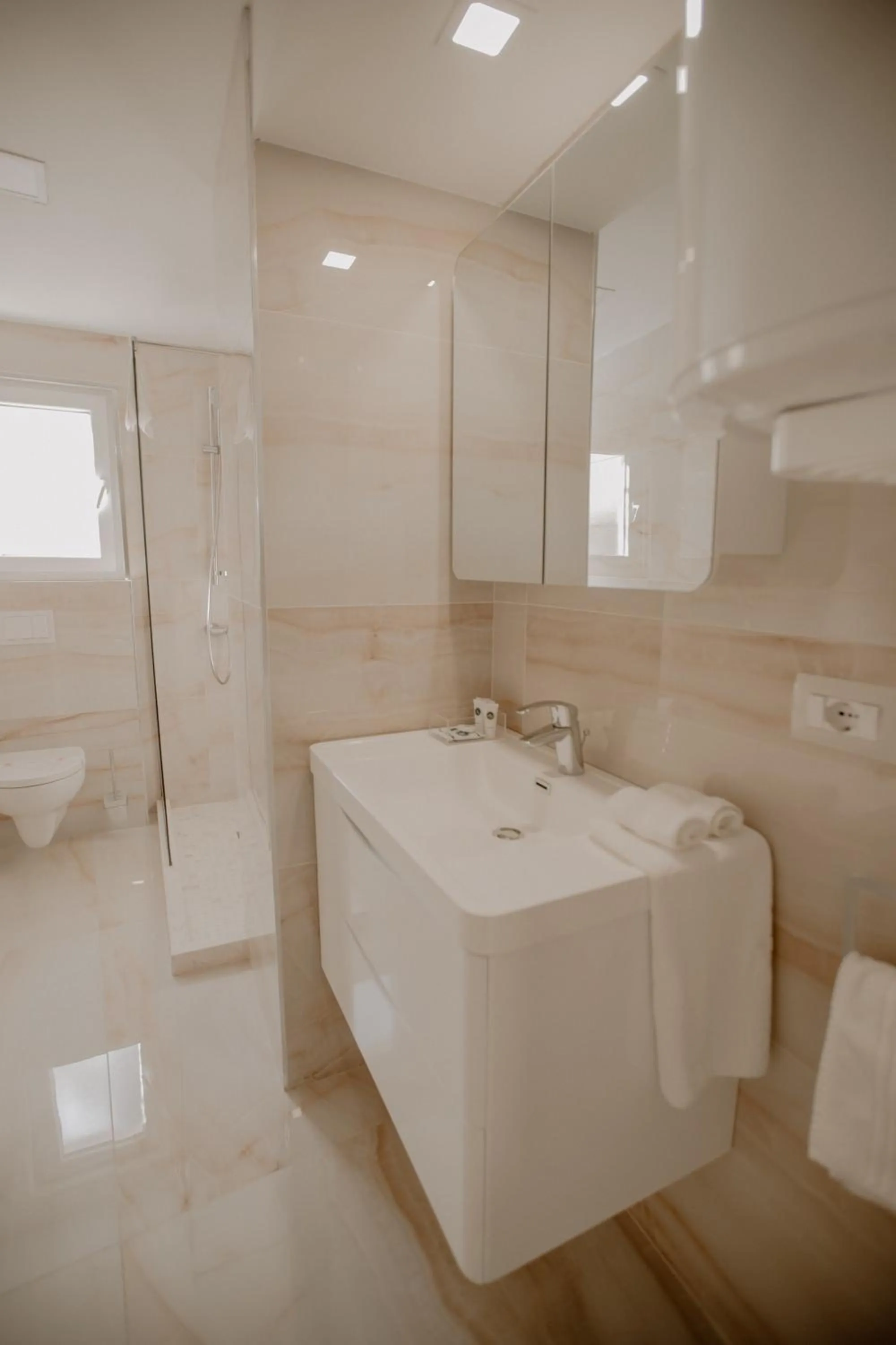 Green House Hotel & Restaurant