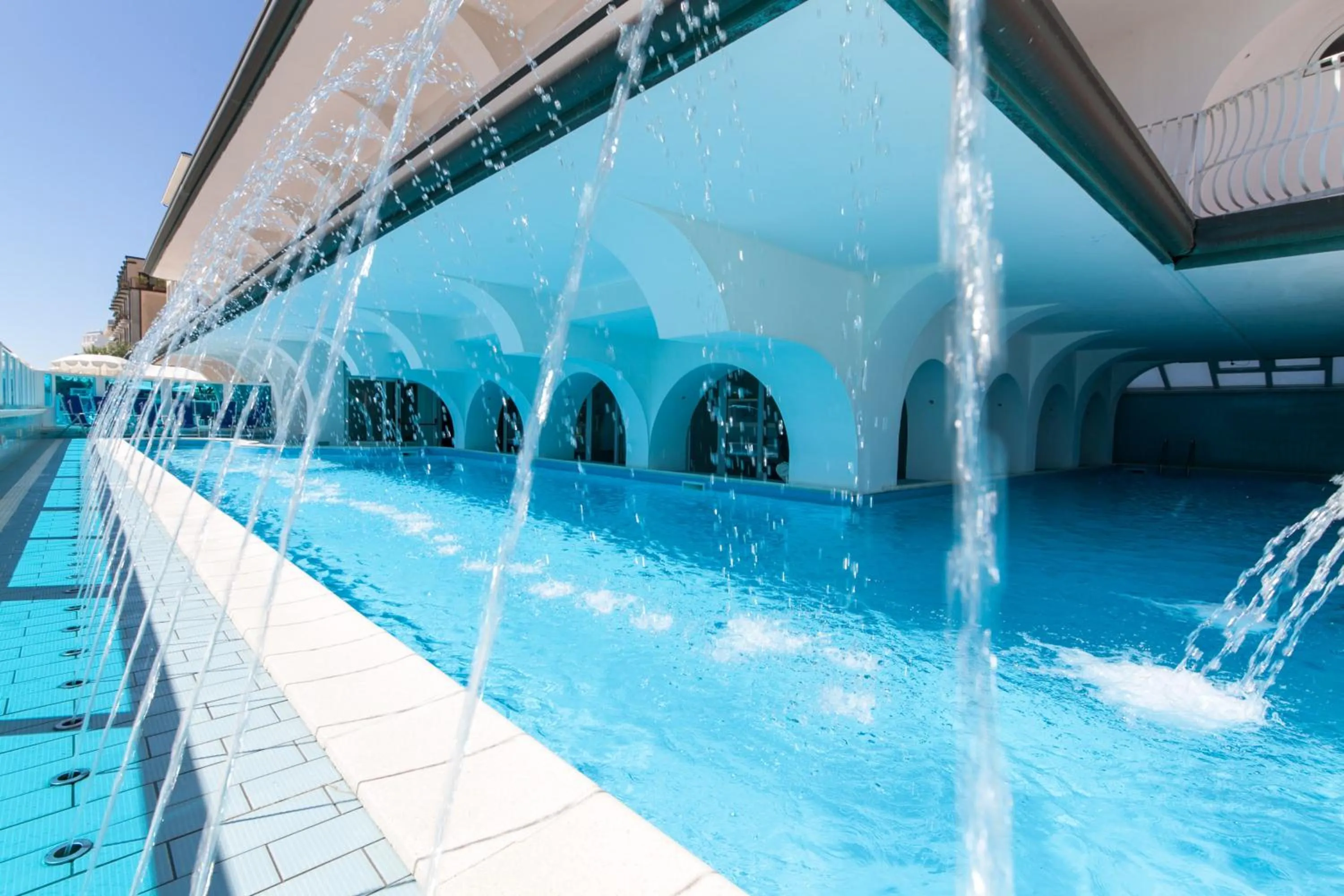 Swimming pool in Hotel Mayflower