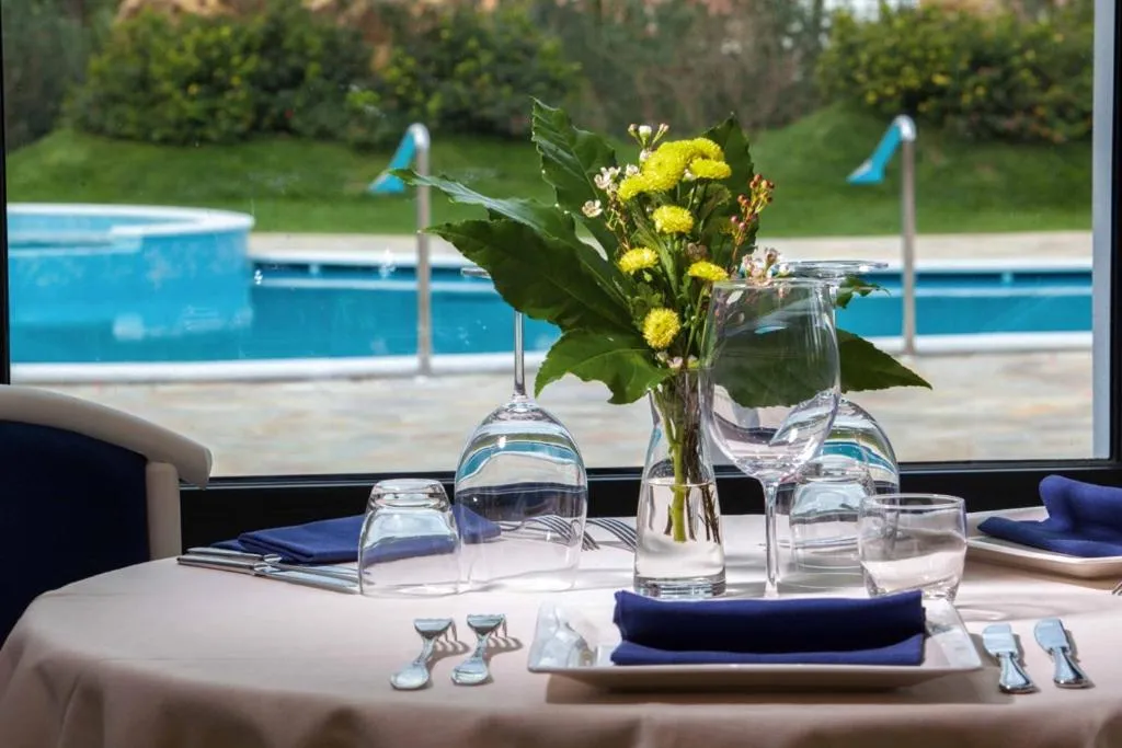 Restaurant/places to eat in Lu' Hotel Carbonia