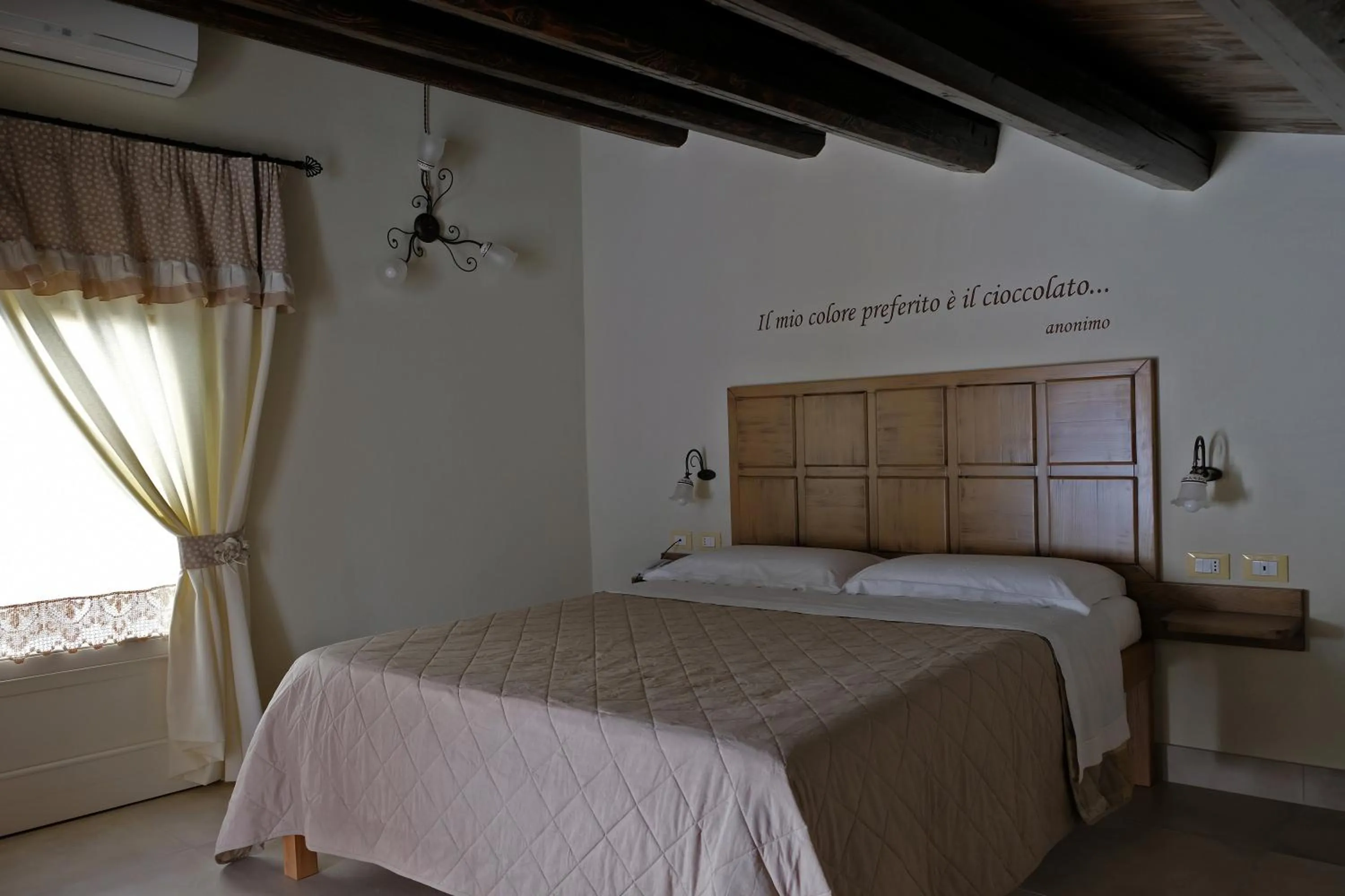 Photo of the whole room, Bed in ChocoHouse