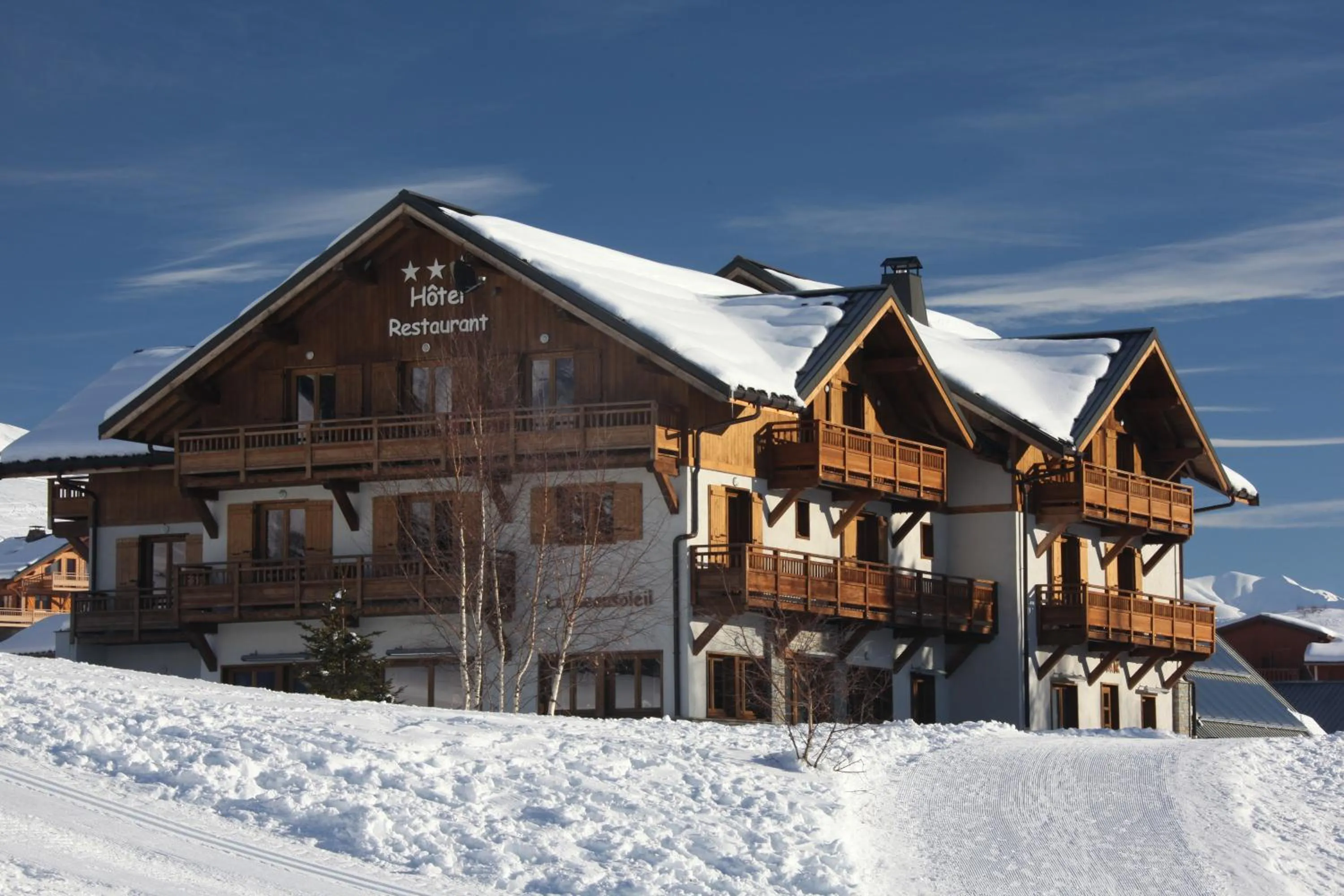 Property building in Chalet-Hôtel Le Beausoleil, The Originals Relais