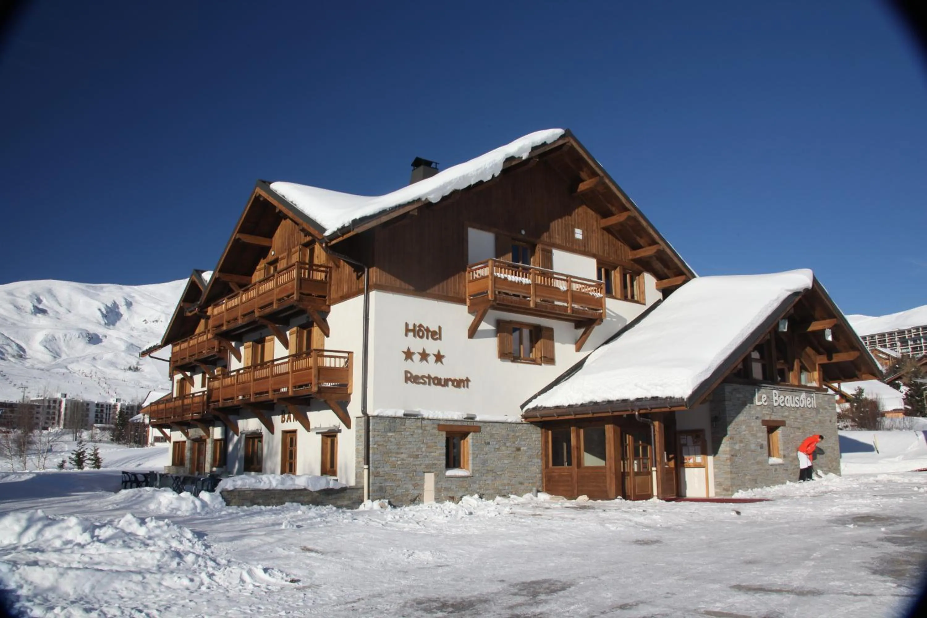 Facade/entrance in Chalet-Hôtel Le Beausoleil, The Originals Relais