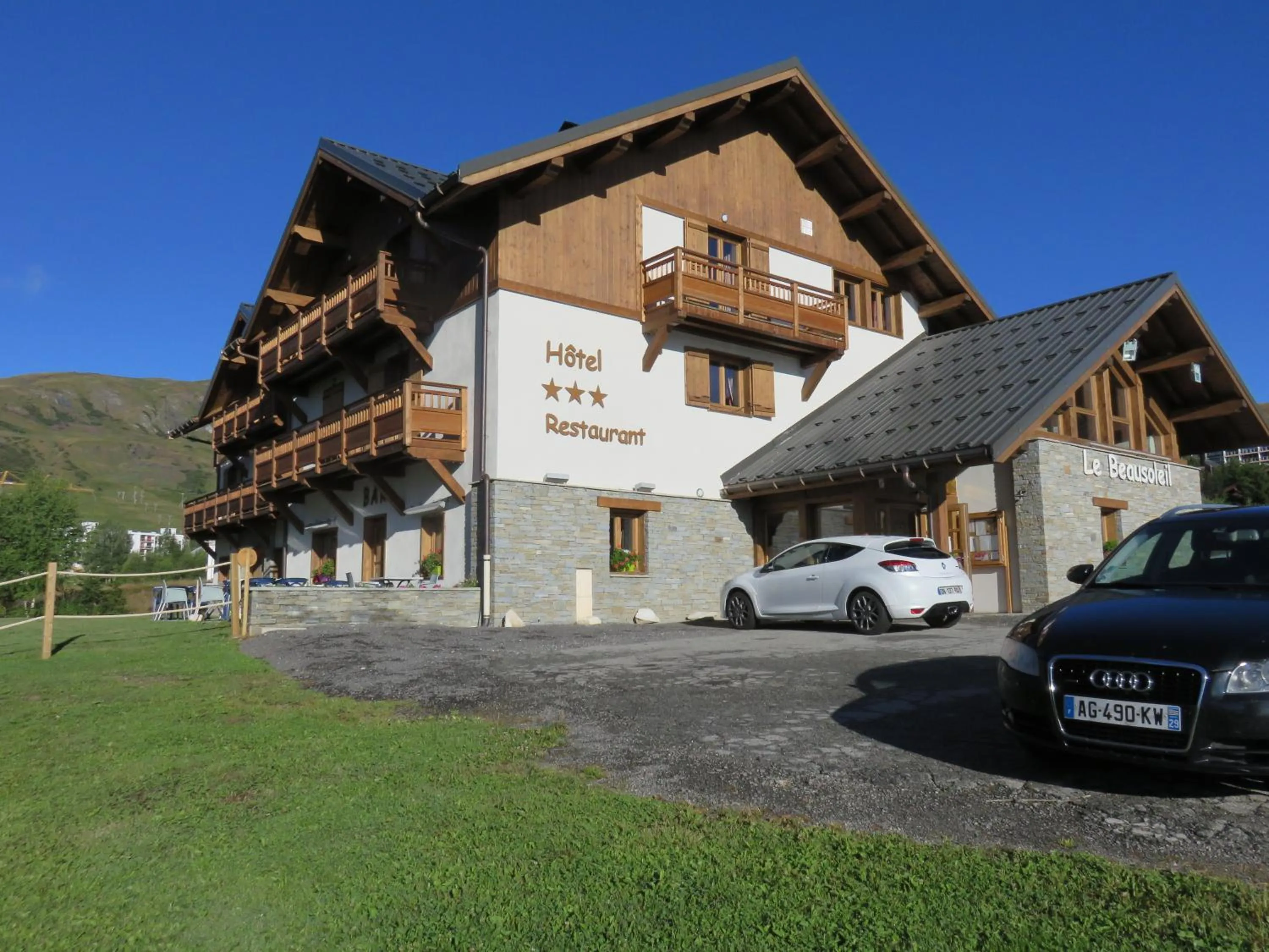 Facade/entrance in Chalet-Hôtel Le Beausoleil, The Originals Relais