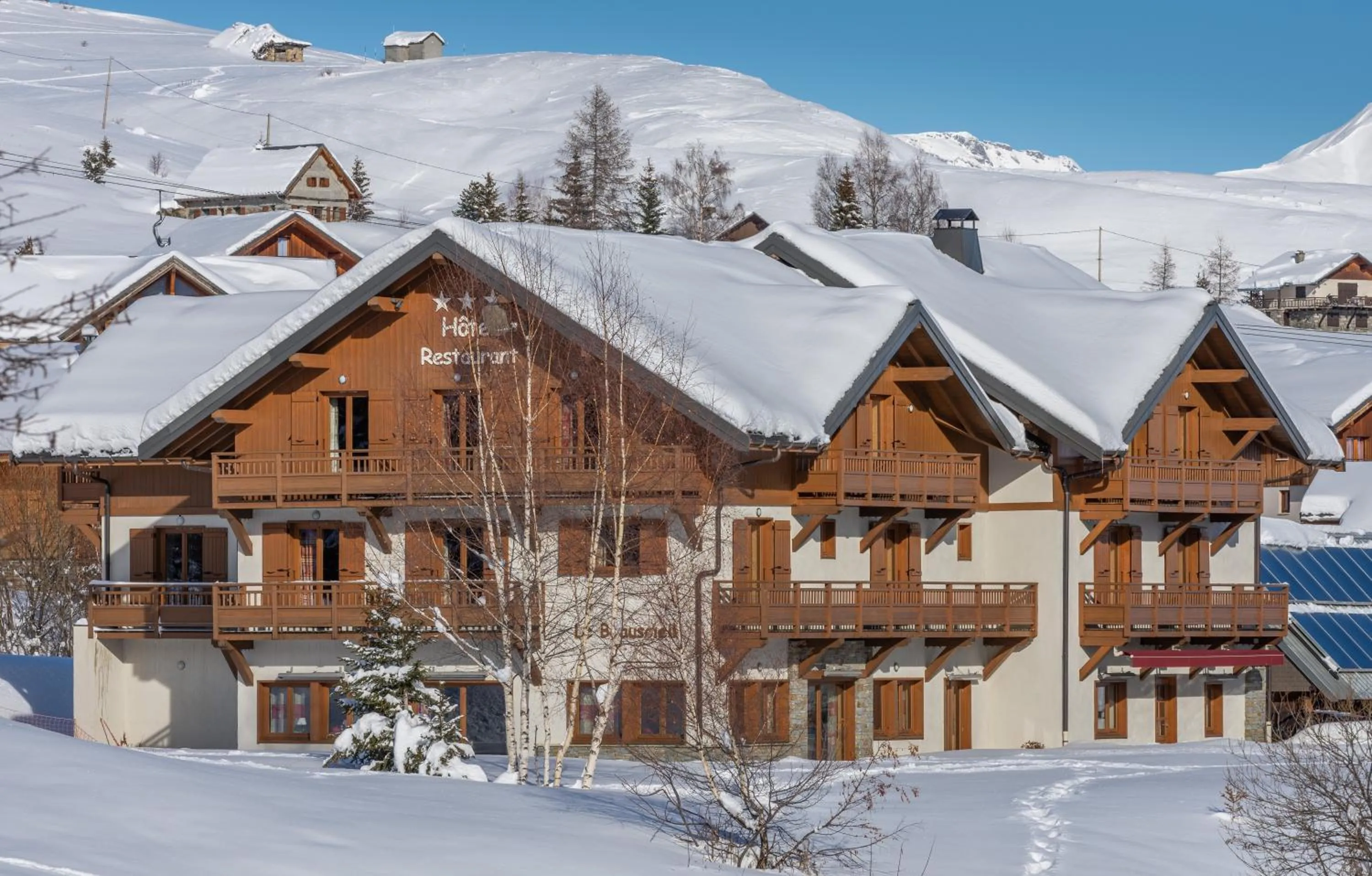 Facade/entrance in Chalet-Hôtel Le Beausoleil, The Originals Relais