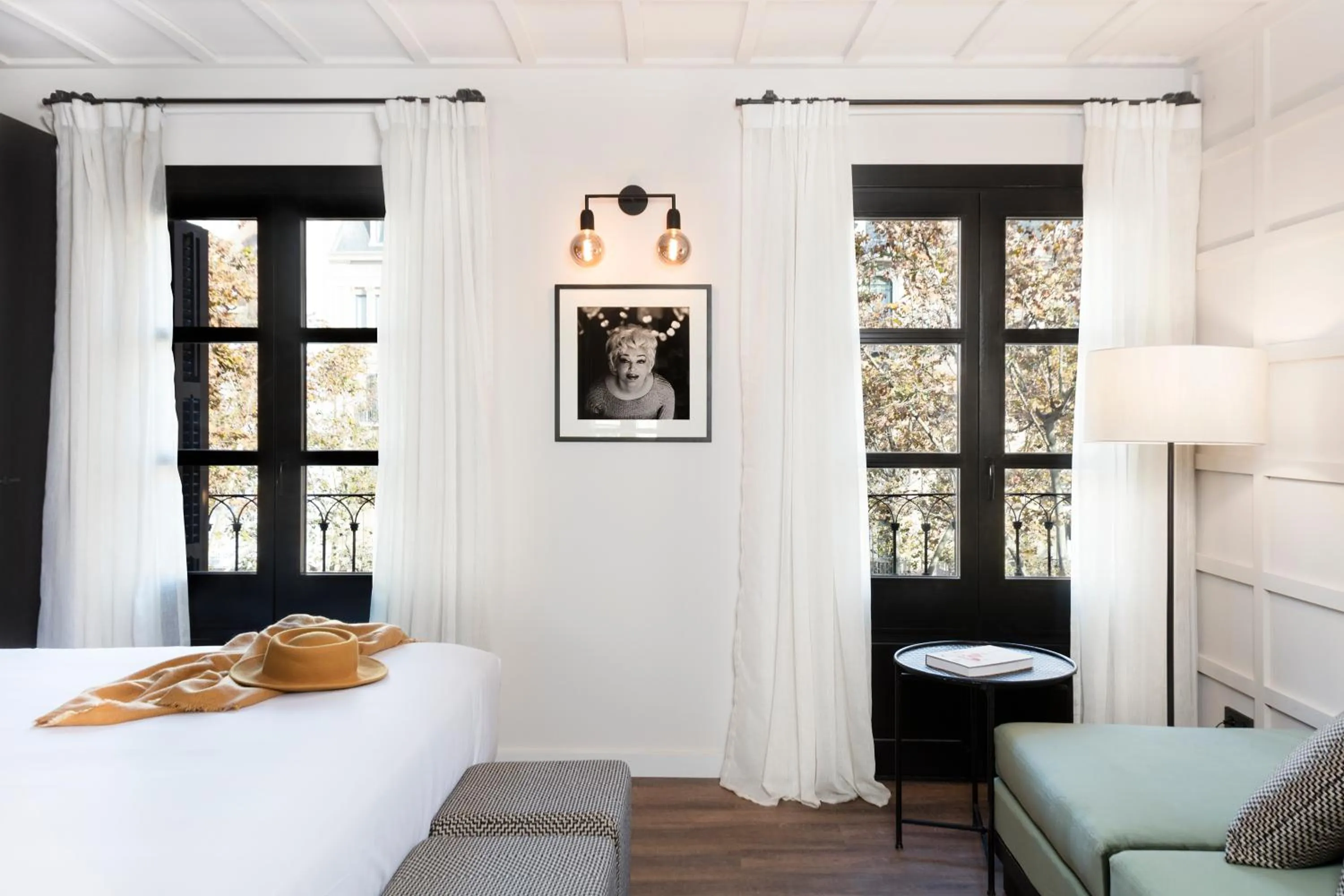 Photo of the whole room, Bed in Yurbban Ramblas Boutique Hotel