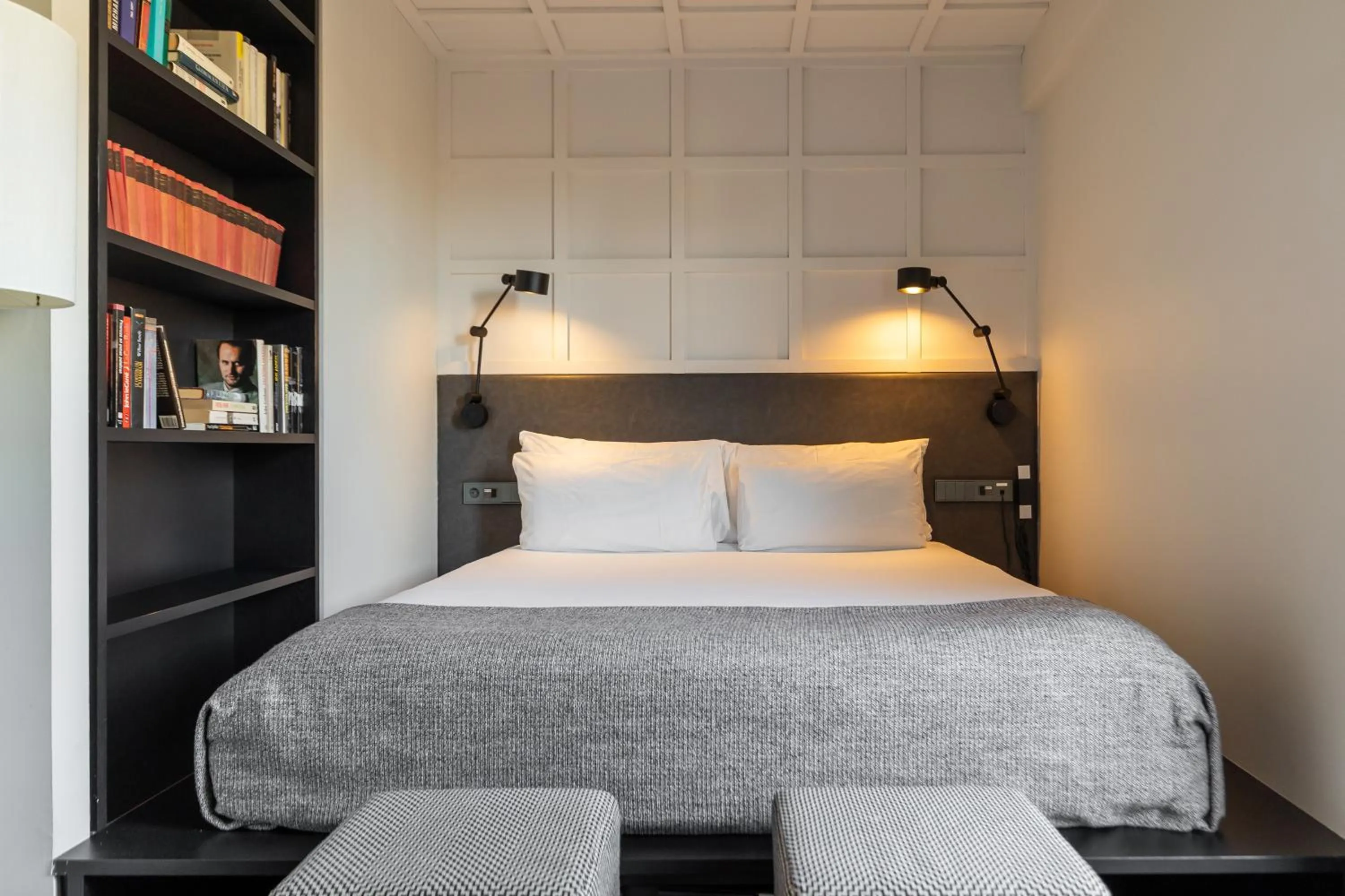 Bed in Yurbban Ramblas Boutique Hotel