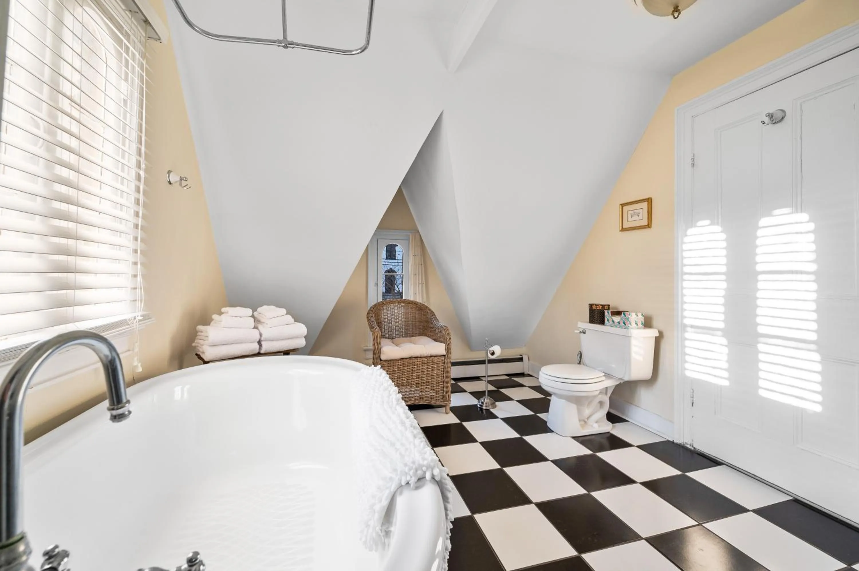 Bathroom, Bed in The Gables of Rhinebeck