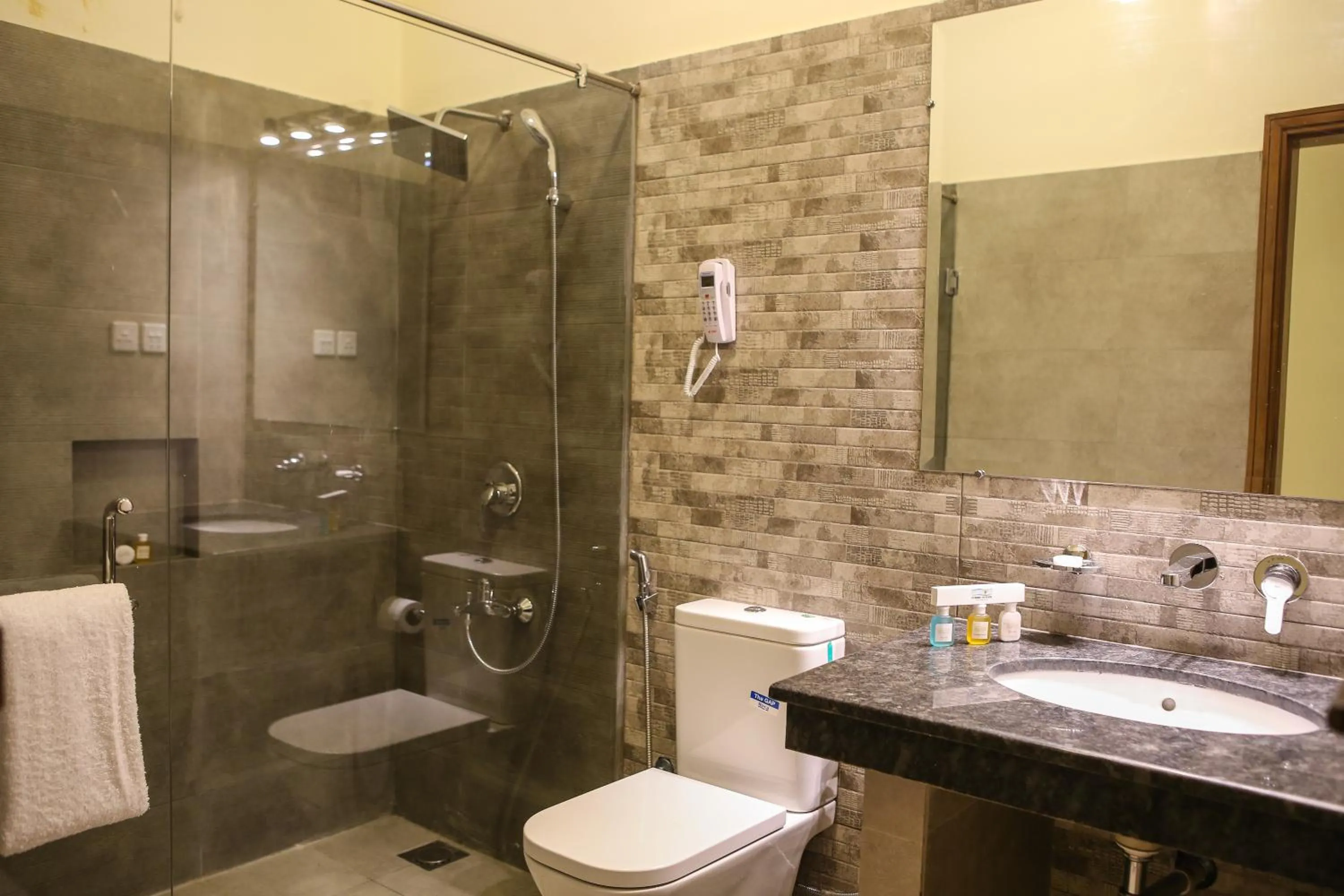 Toilet in Dreamworld Resort, Hotel & Golf Course